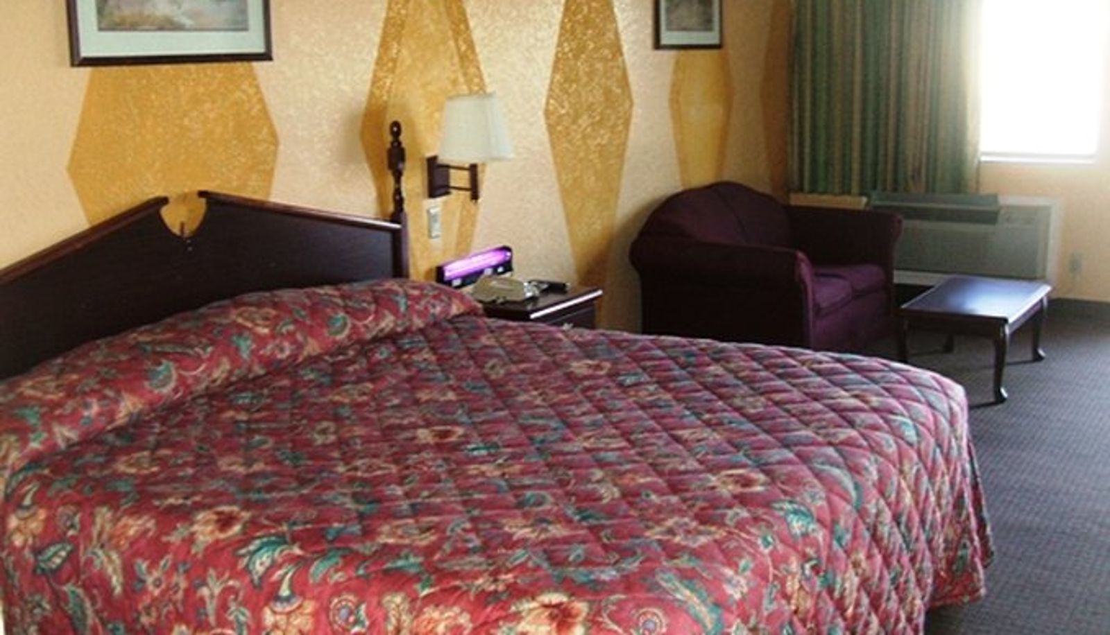 Zimmer - Scottish Inns and Suites Humble