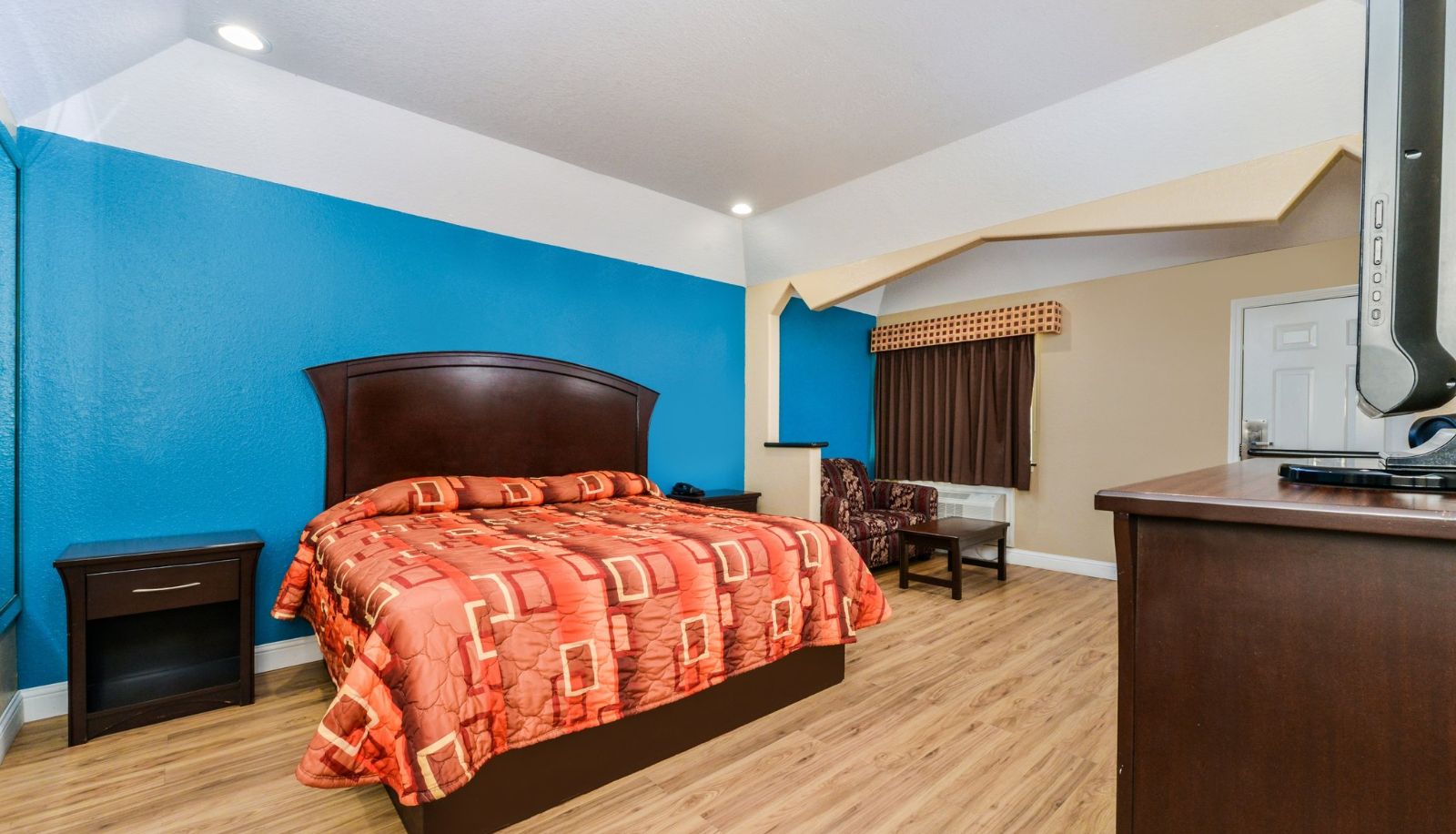 Zimmer - Scottish Inns and Suites Hwy 6 South