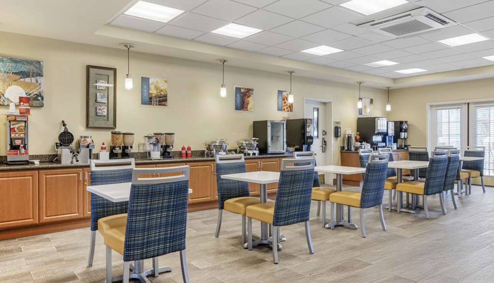 Restaurant - Best Western Plus Lake Elsinore Inn & Suites