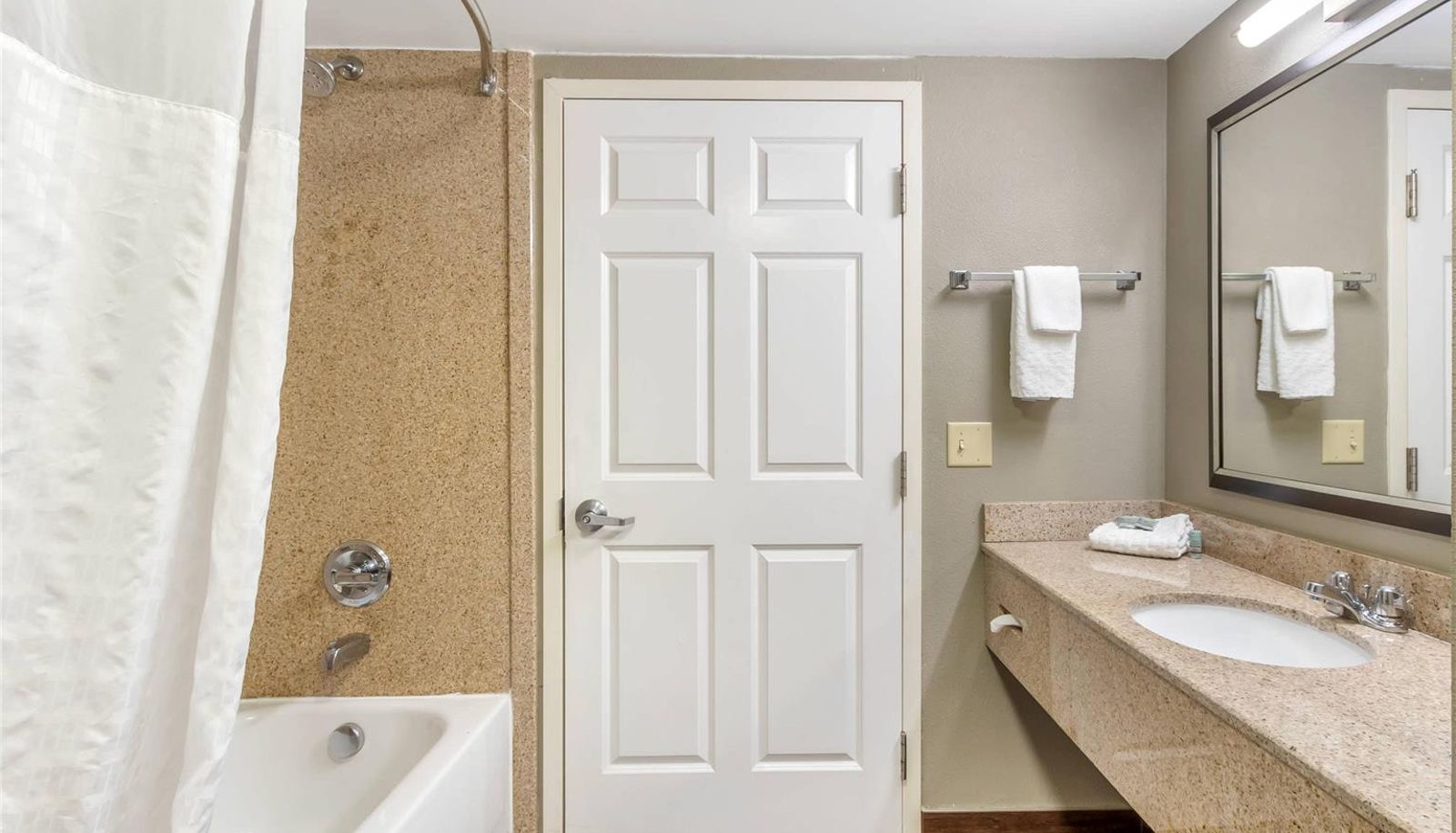 Zimmer - Comfort Inn & Suites North Charleston - Northwoods