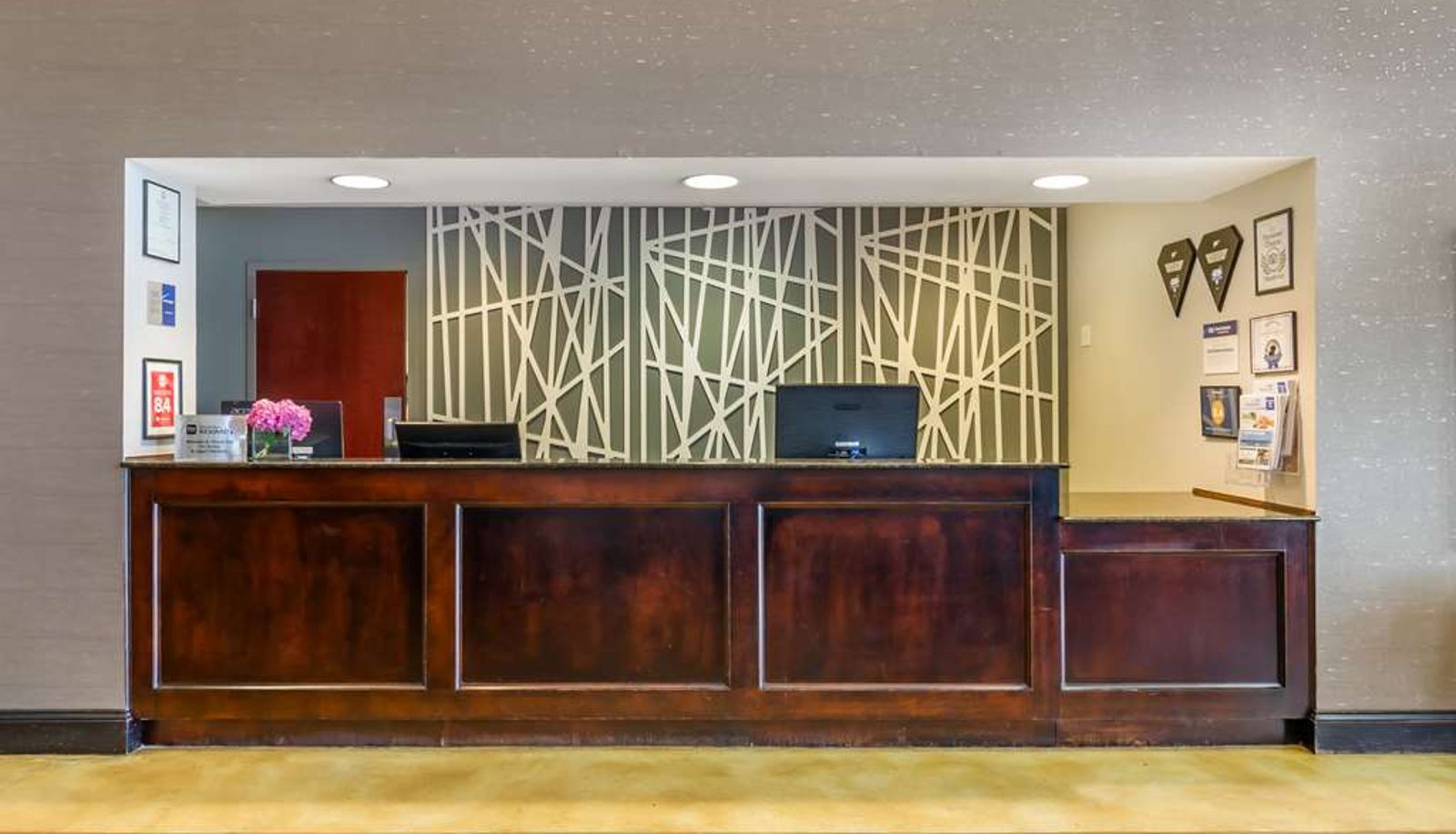 Lobby - Best Western Plus Waynesboro Inn & Suites Conference Center