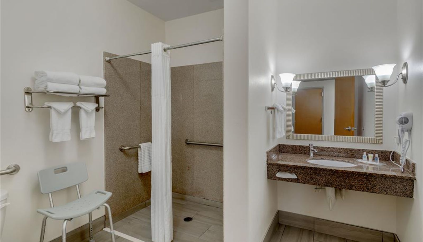 Zimmer - Comfort Suites Stockbridge Atlanta South