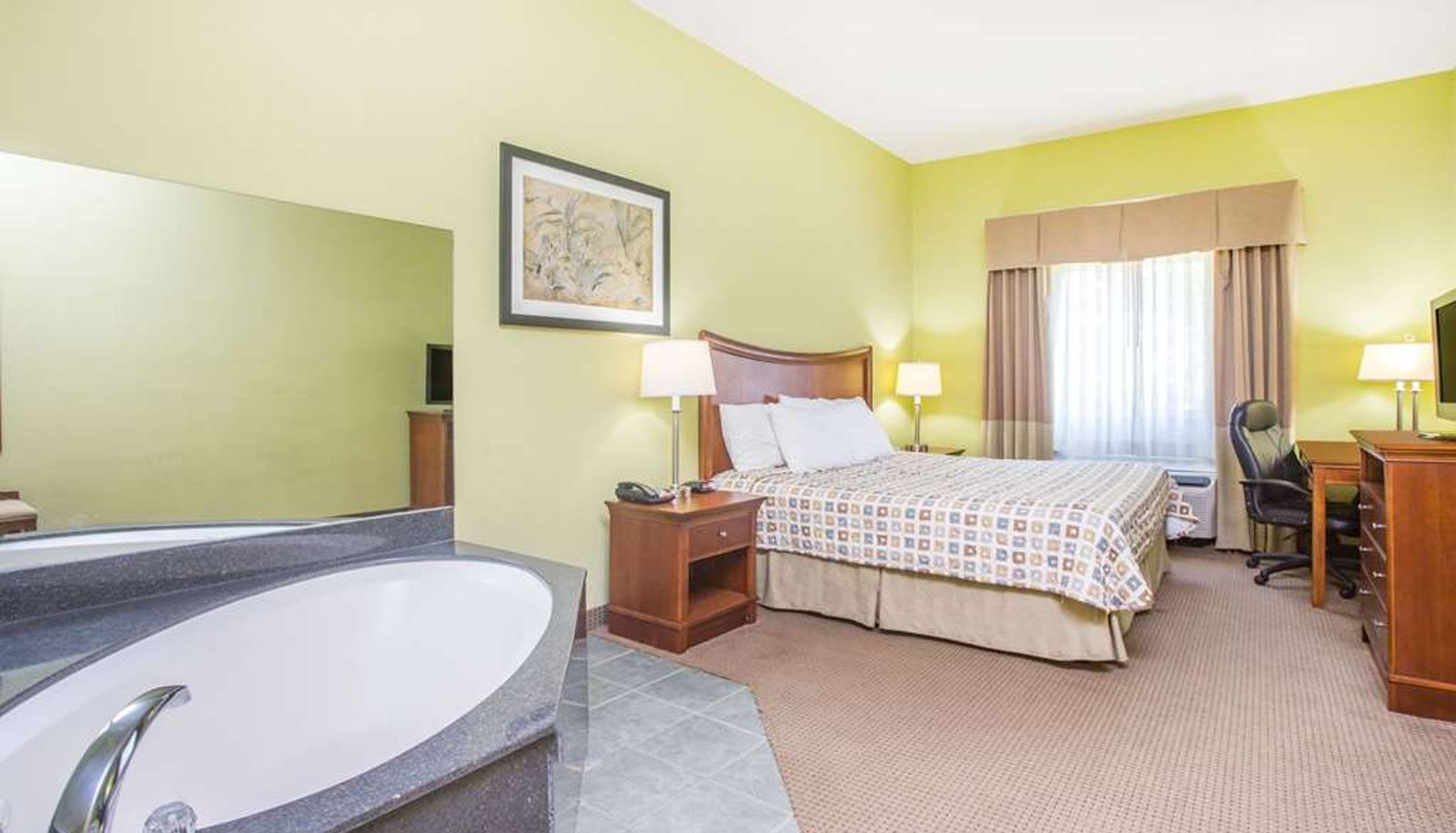 Suite - Days Inn & Suites by Wyndham Swainsboro