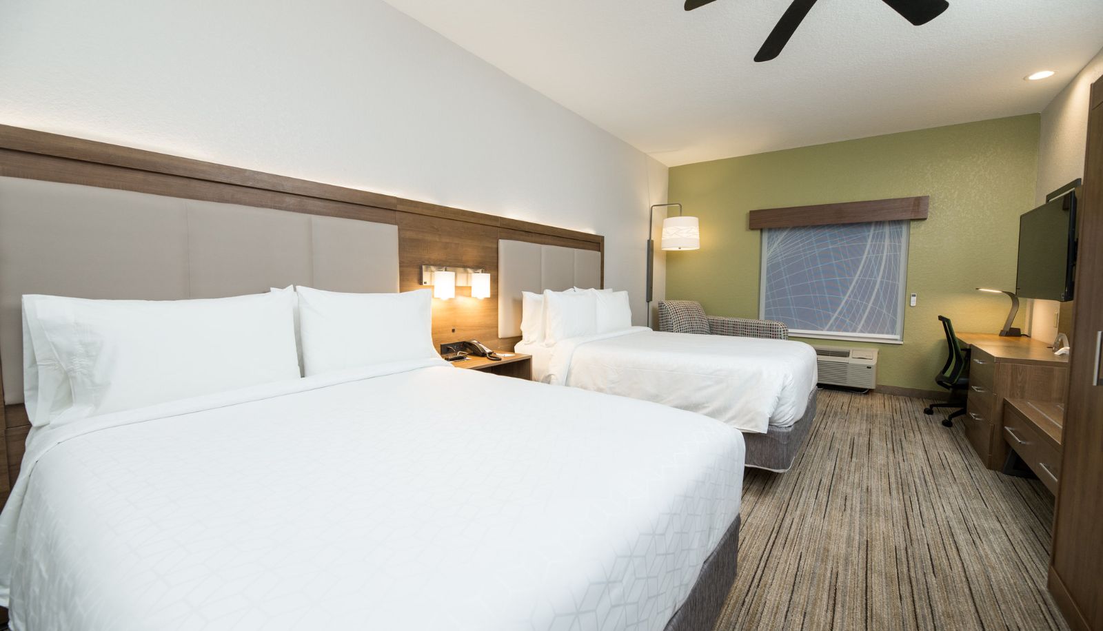 Zimmer - Holiday Inn Express & Suites CLINTON by IHG