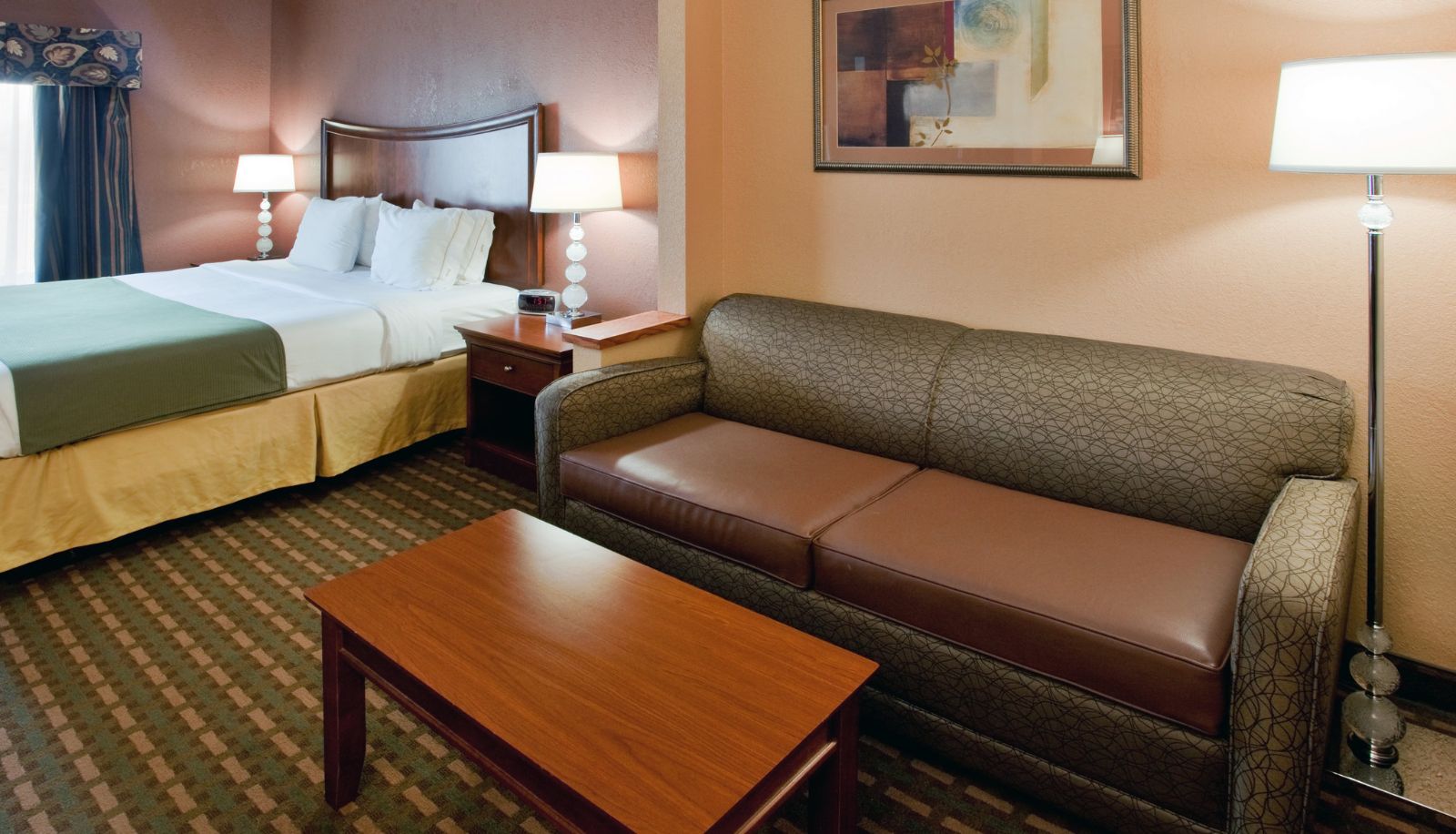 Camera - Holiday Inn Express & Suites SUFFOLK by IHG
