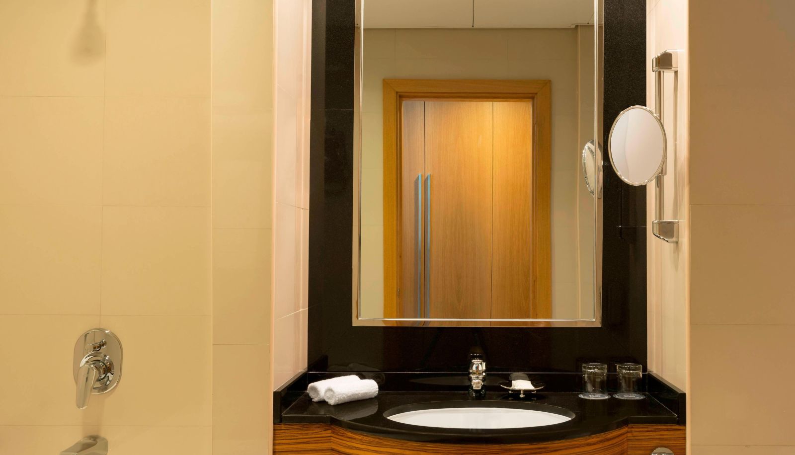 Room - Four Points by Sheraton Bur Dubai