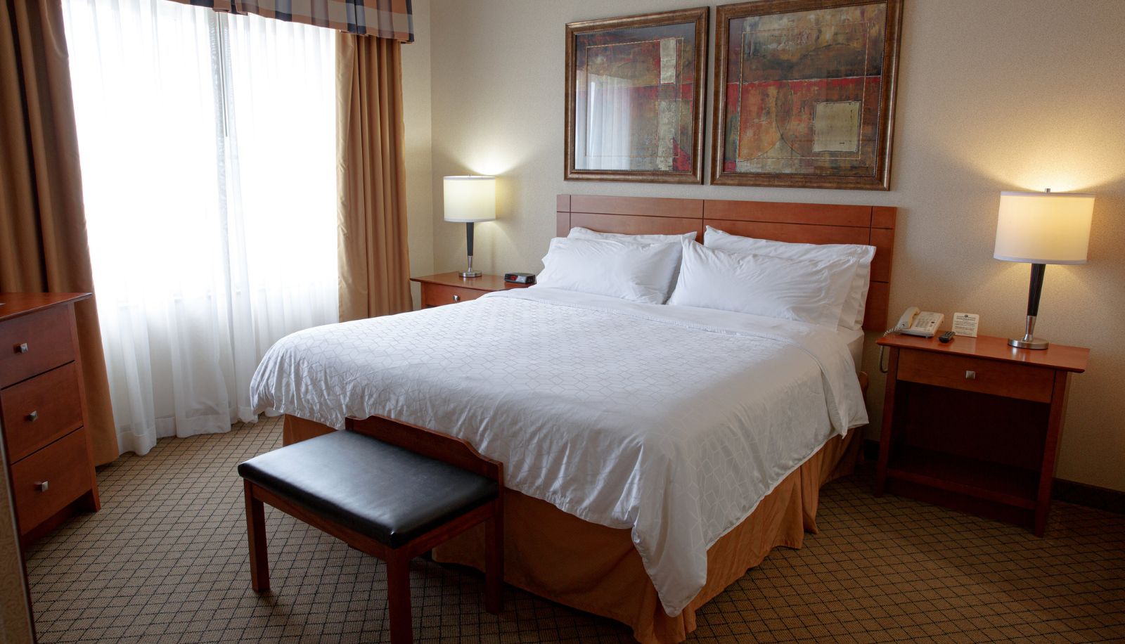 Room - Holiday Inn BATTLE CREEK by IHG
