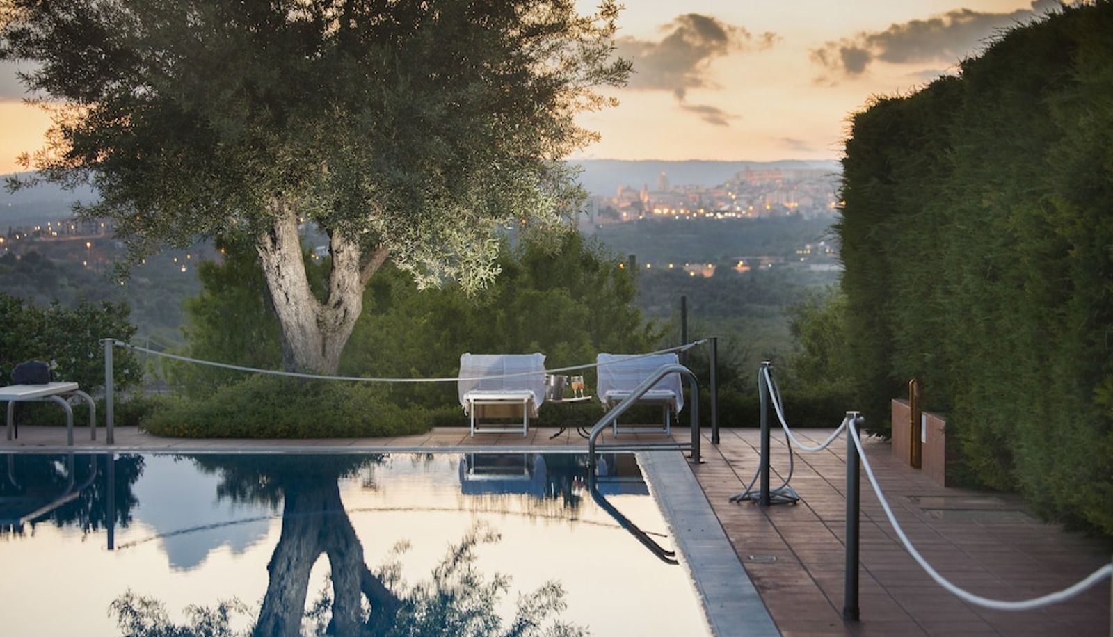 Pool - Hotel Villa Favorita