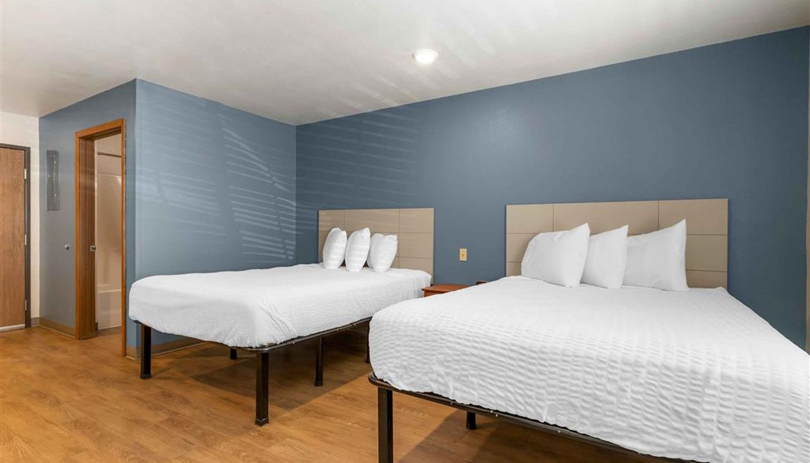 Room - WoodSpring Suites Fayetteville I-49