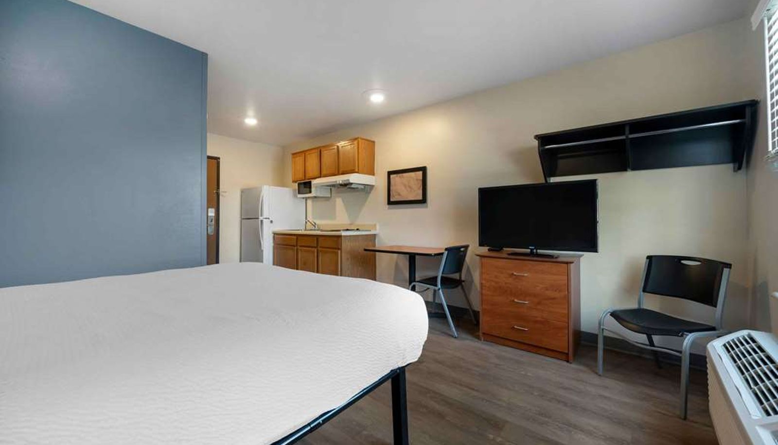 Room - WoodSpring Suites Springdale