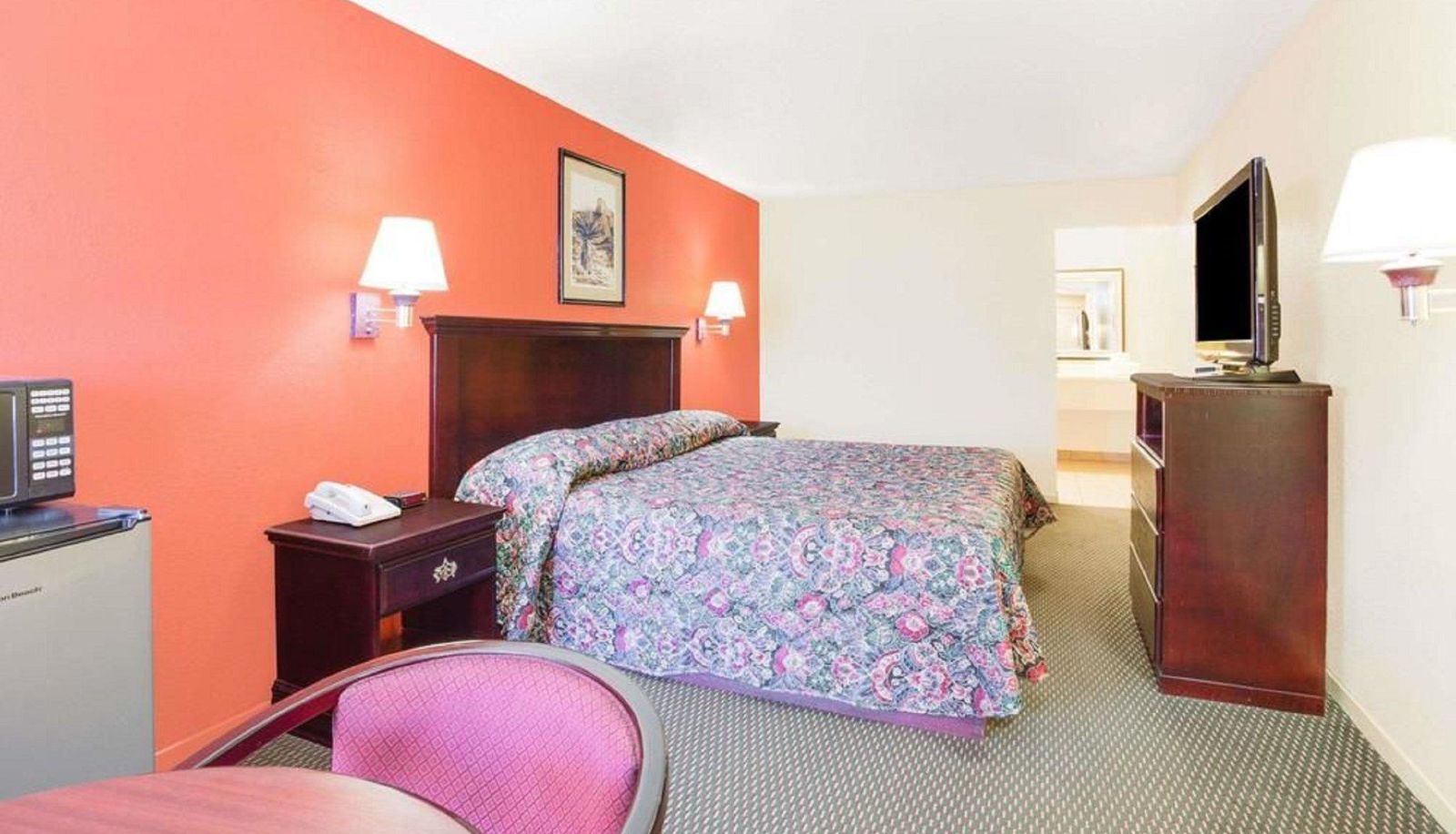Camera - Knights Inn San Angelo