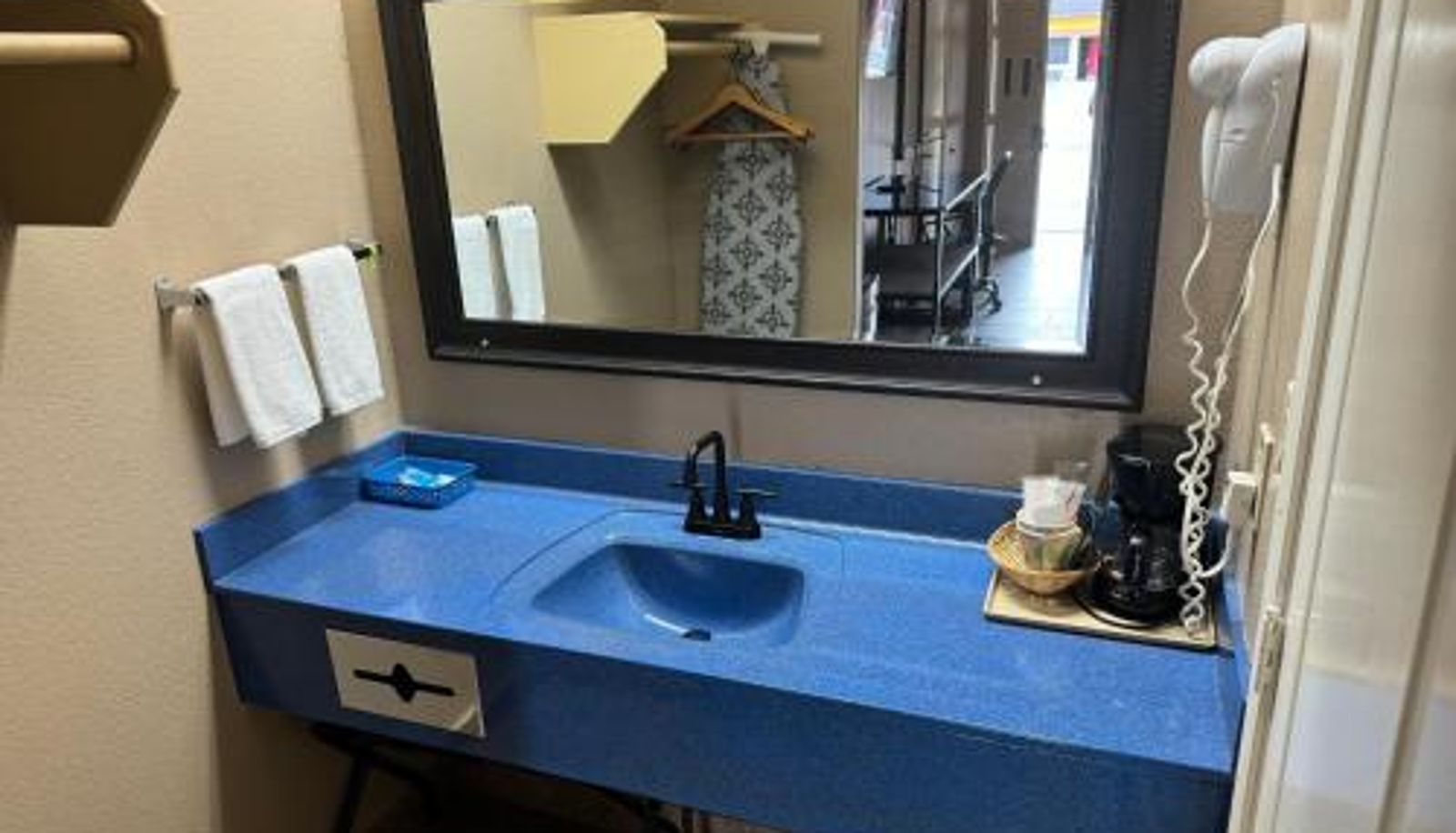 Info - Los Fresnos Inn and Suites