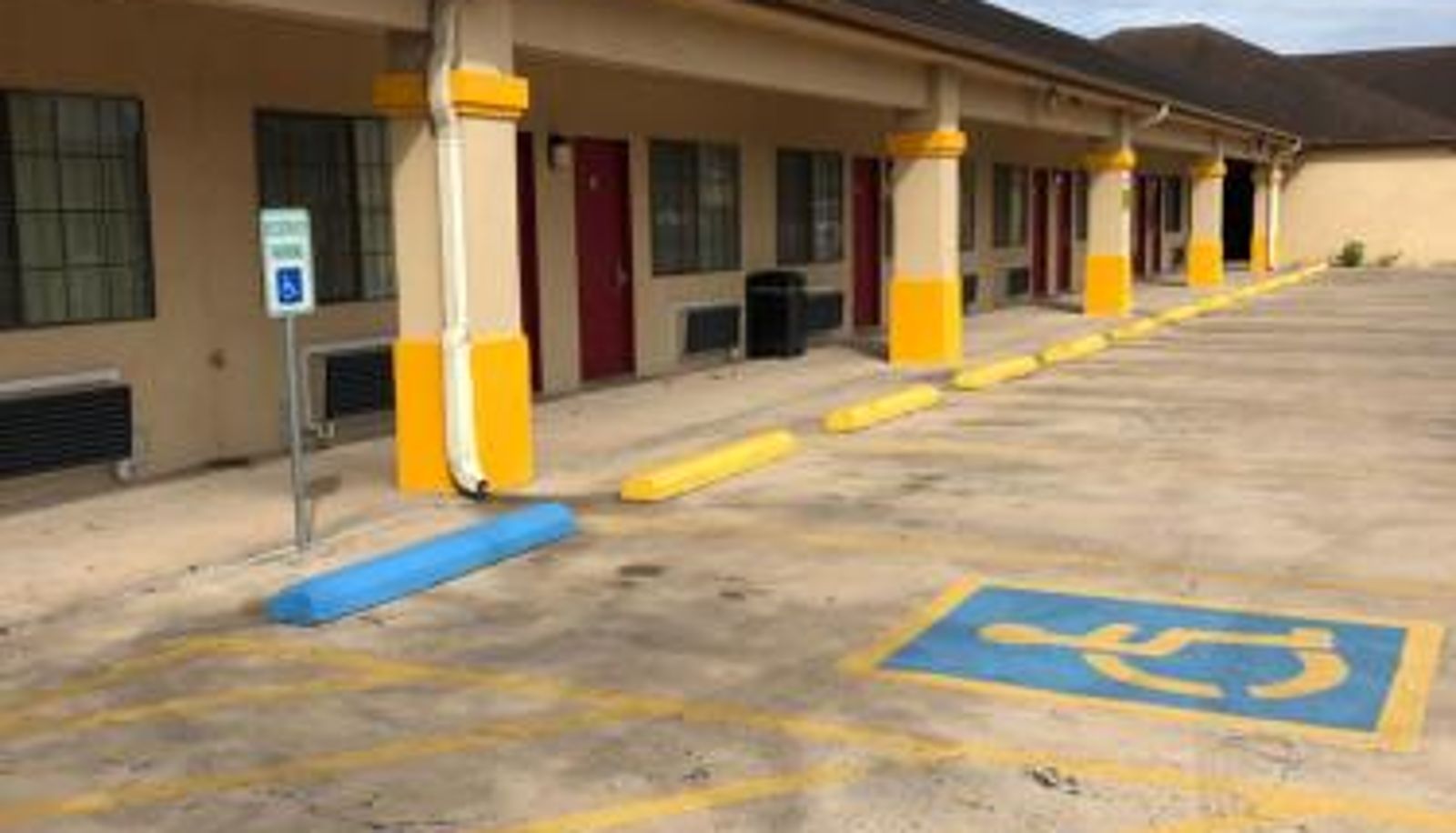 Info - Los Fresnos Inn and Suites