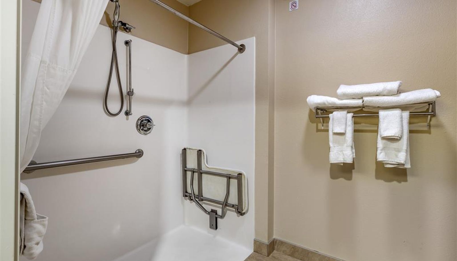 Pokój - Comfort Inn & Suites Cedar Rapids North - Collins Road