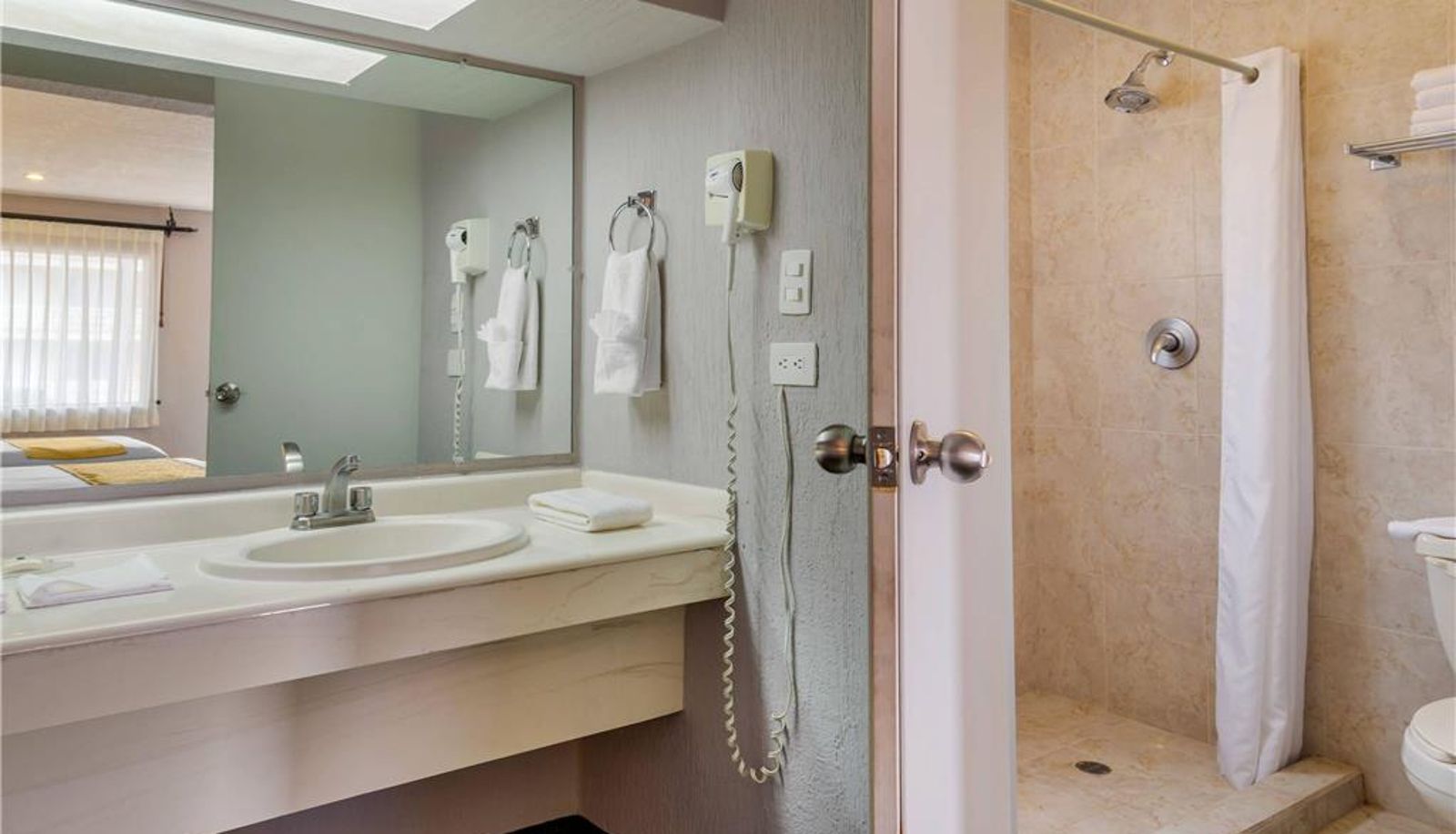 Zimmer - Quality Inn Piedras Negras