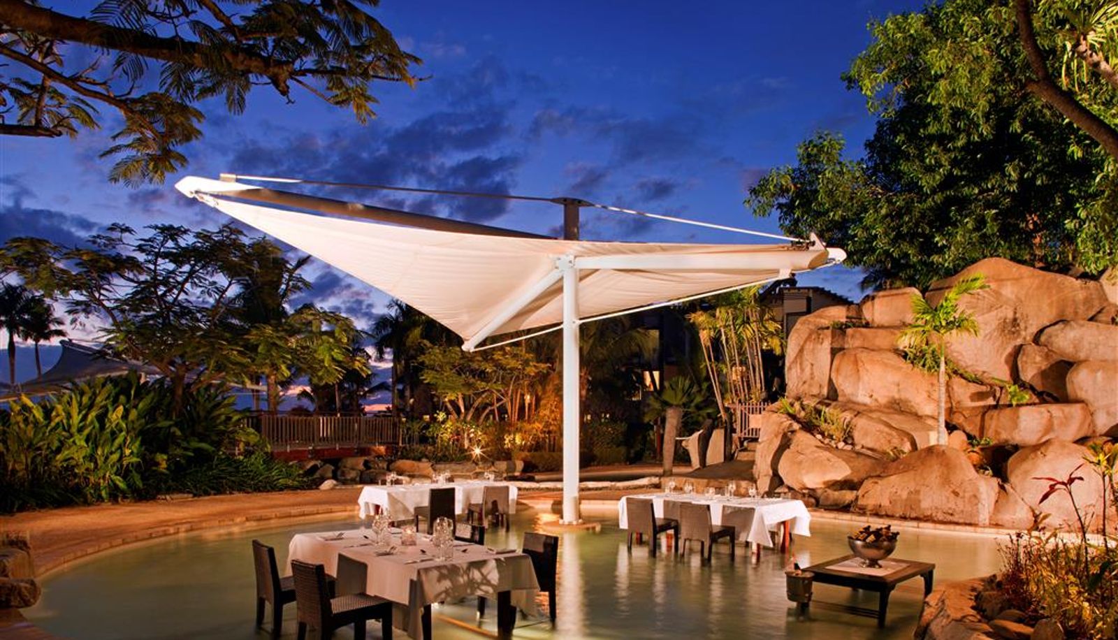 Restaurant - Radisson Blu Resort Fiji Denarau Island