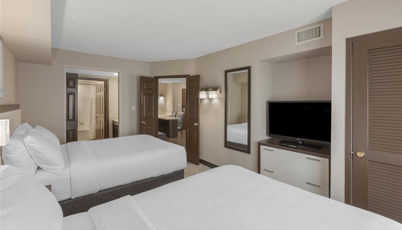 Zimmer - Executive Residency by Best Western Toronto-Mississauga