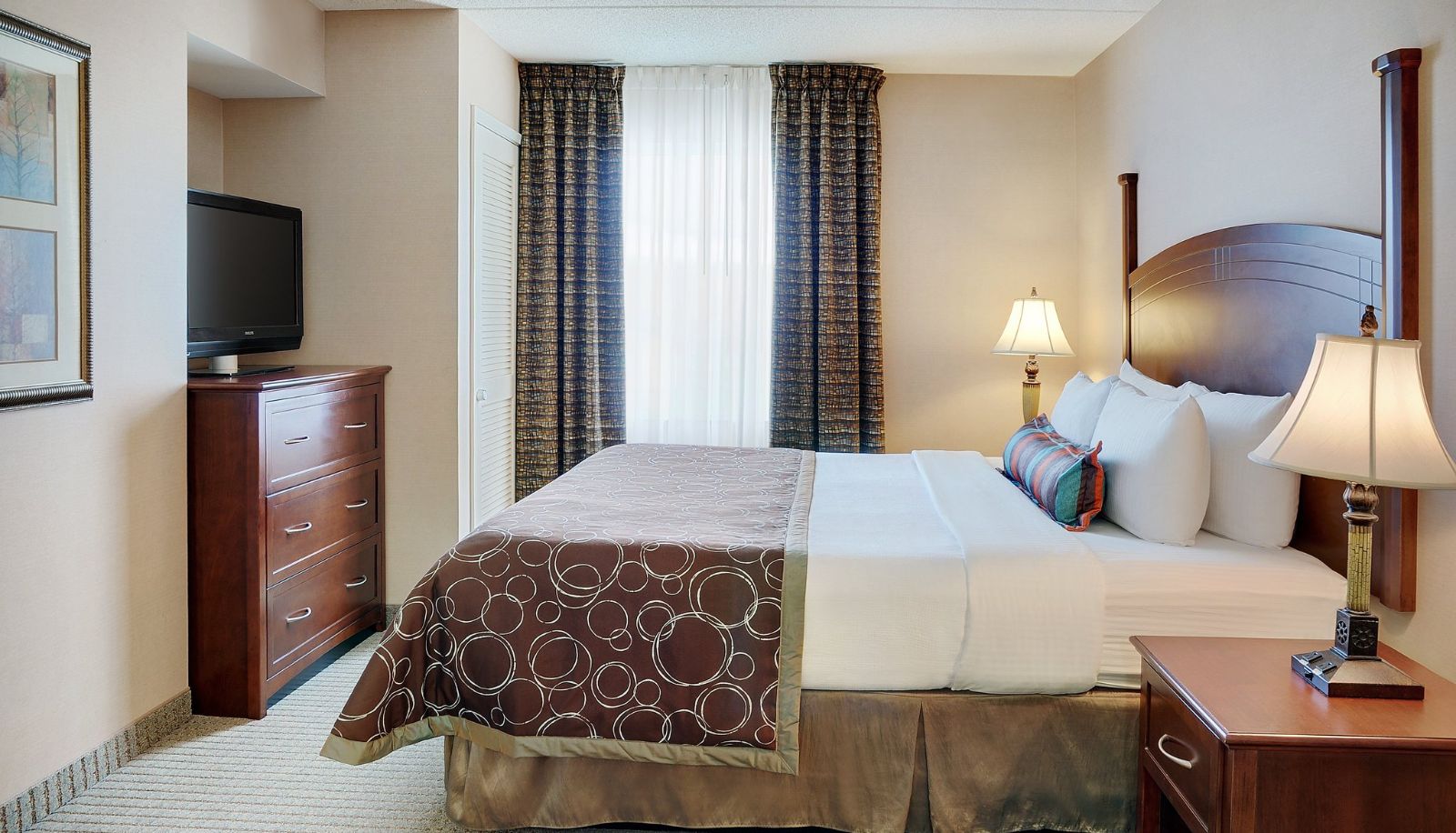 Chambre - Staybridge Suites OAKVILLE-BURLINGTON by IHG