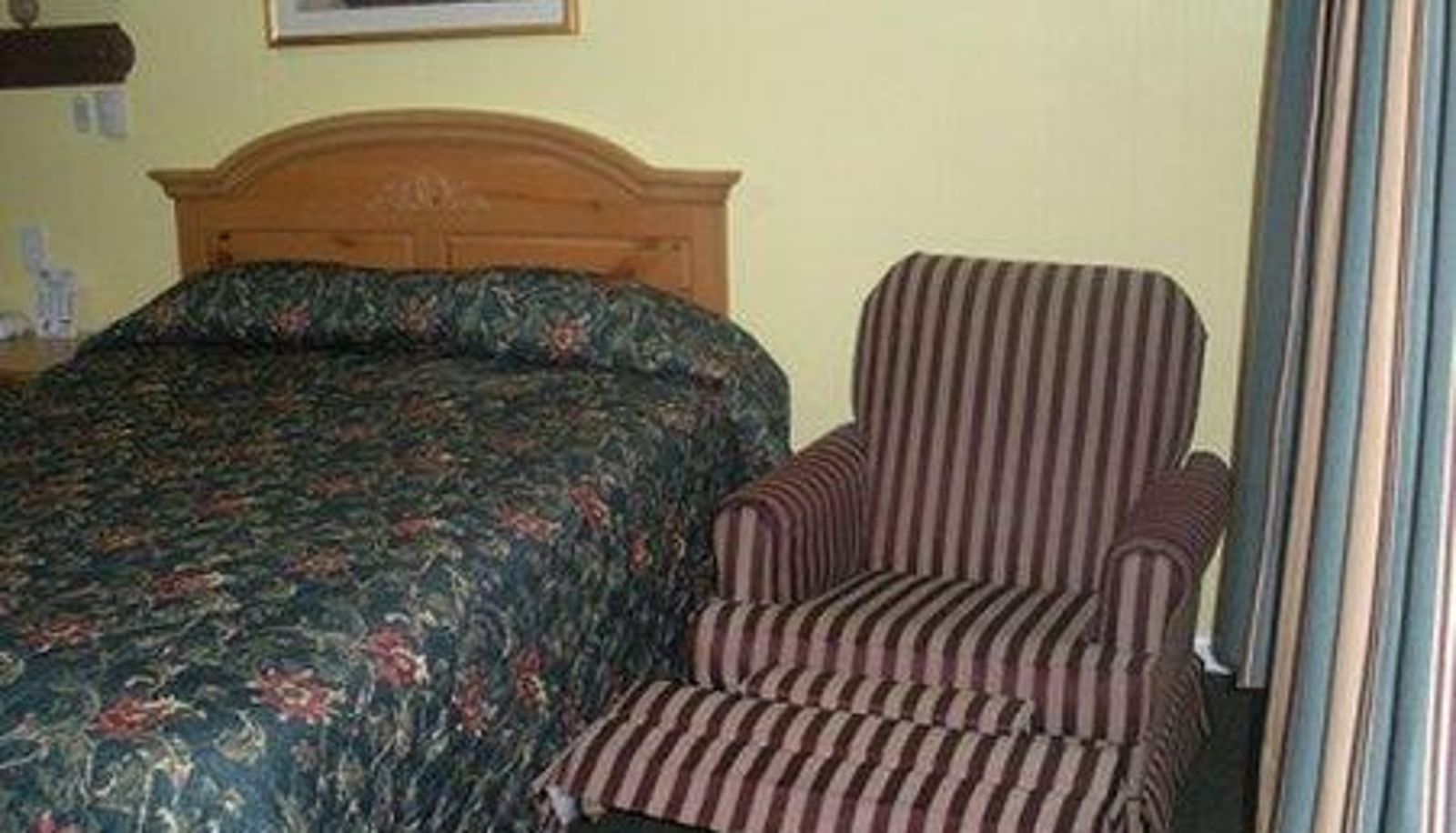 Room - Chief Motel