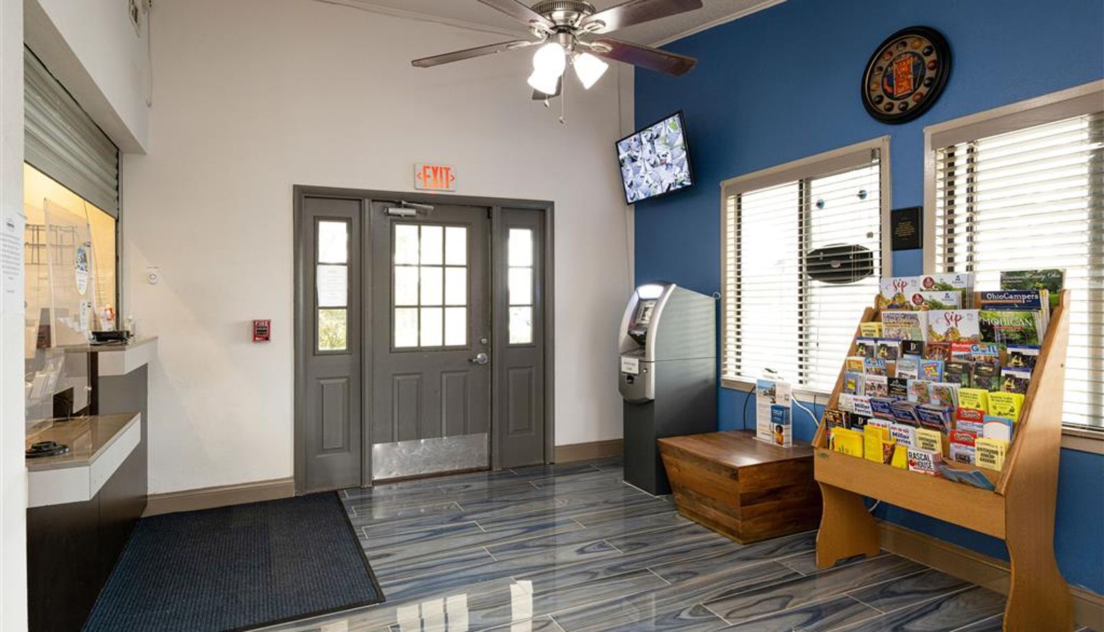 Hall - Suburban Studios Mentor - Cleveland Northeast