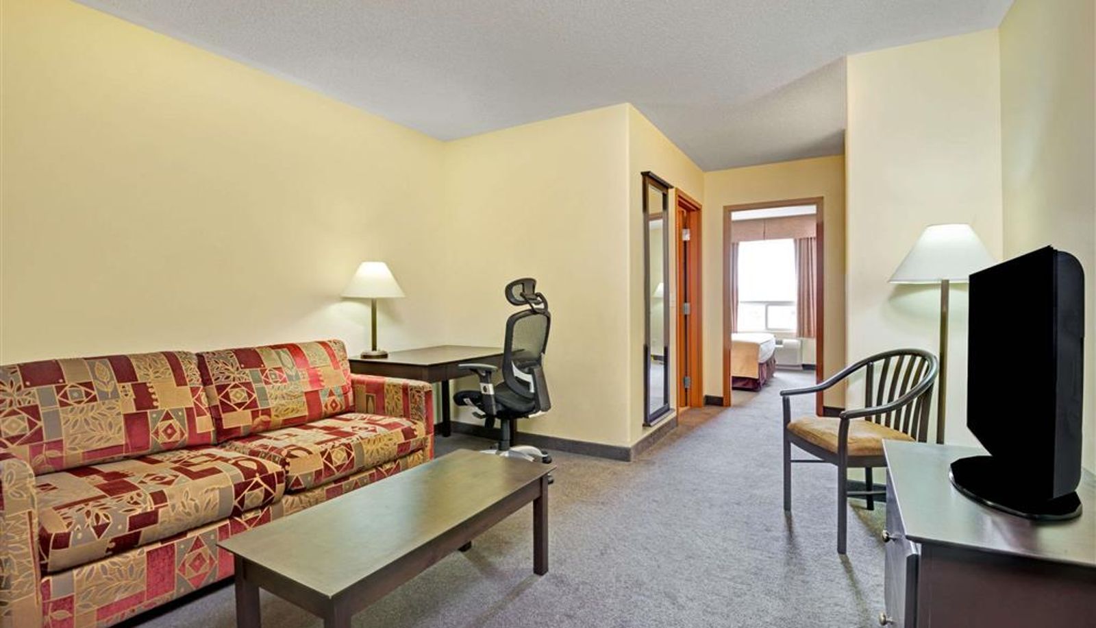 Suite - Super 8 by Wyndham Barrie South