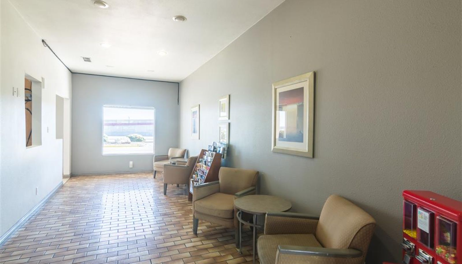 Hall - Extended Stay America Select Suites - Odessa