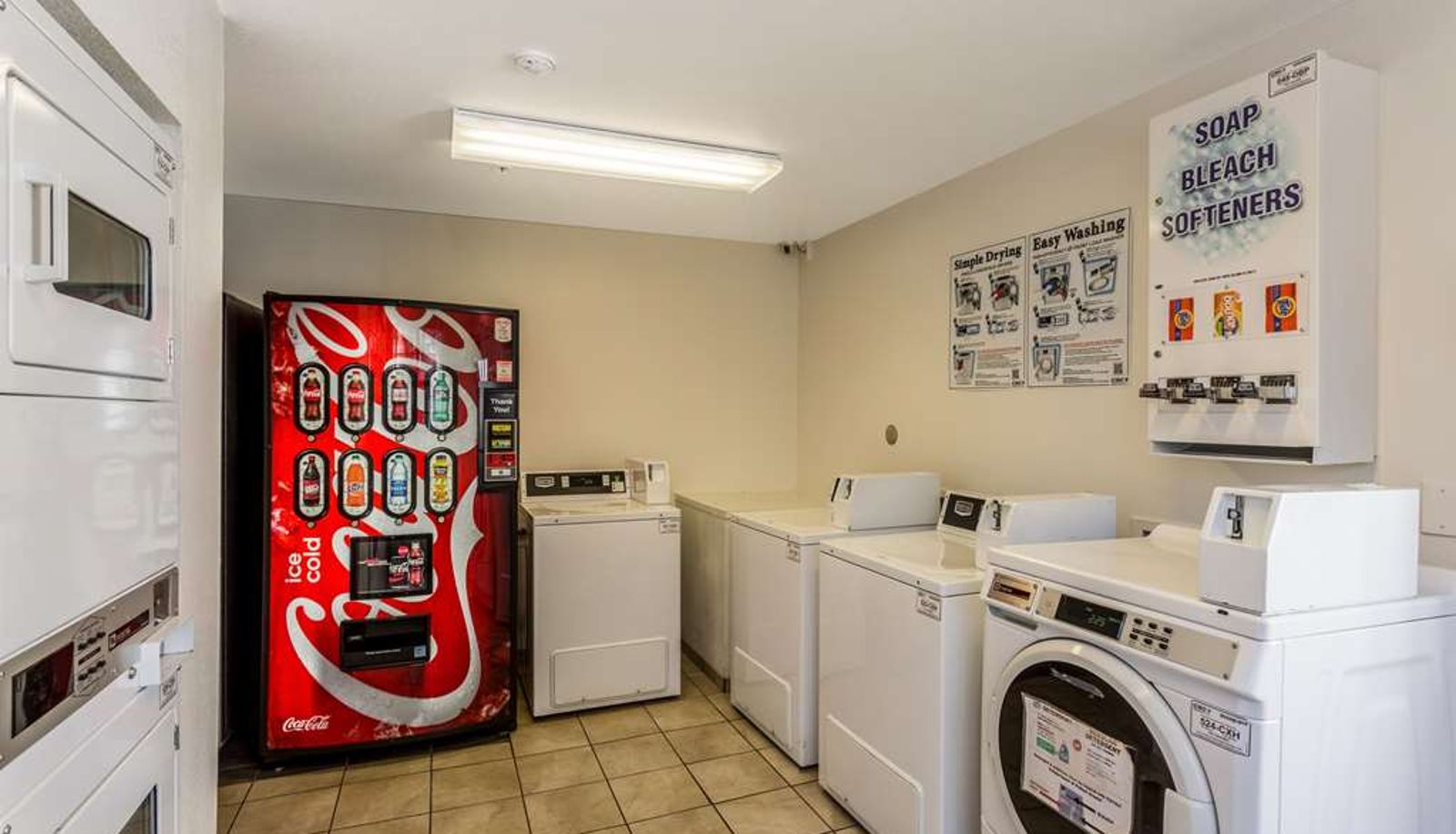 Interior view - Studio 6 Albuquerque NM - North