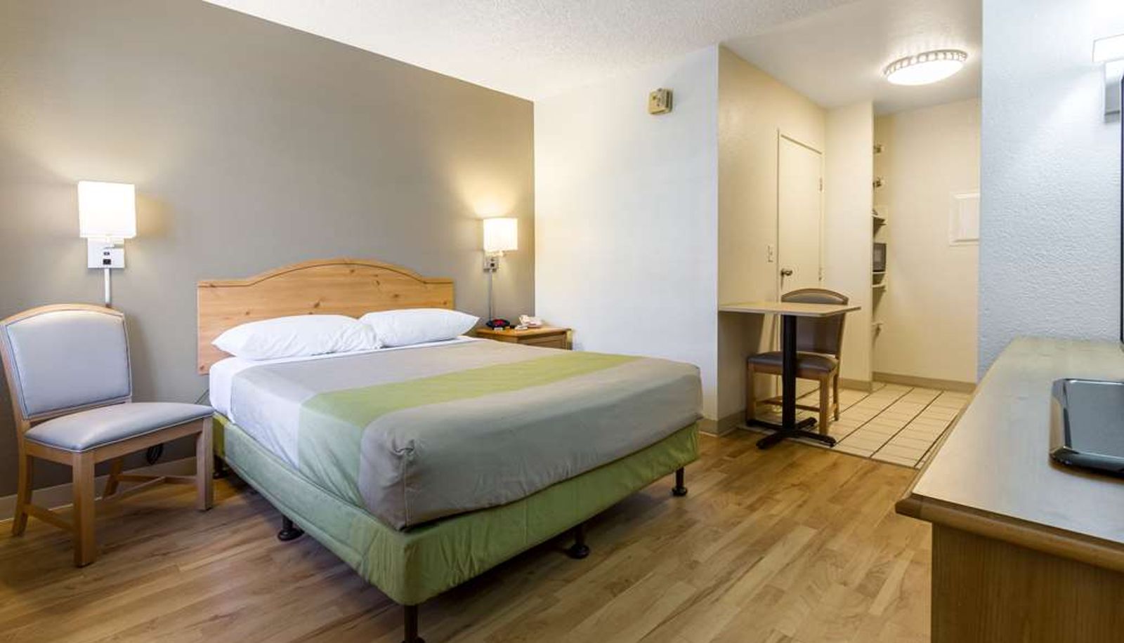 Suite - STUDIO 6 TEMPE