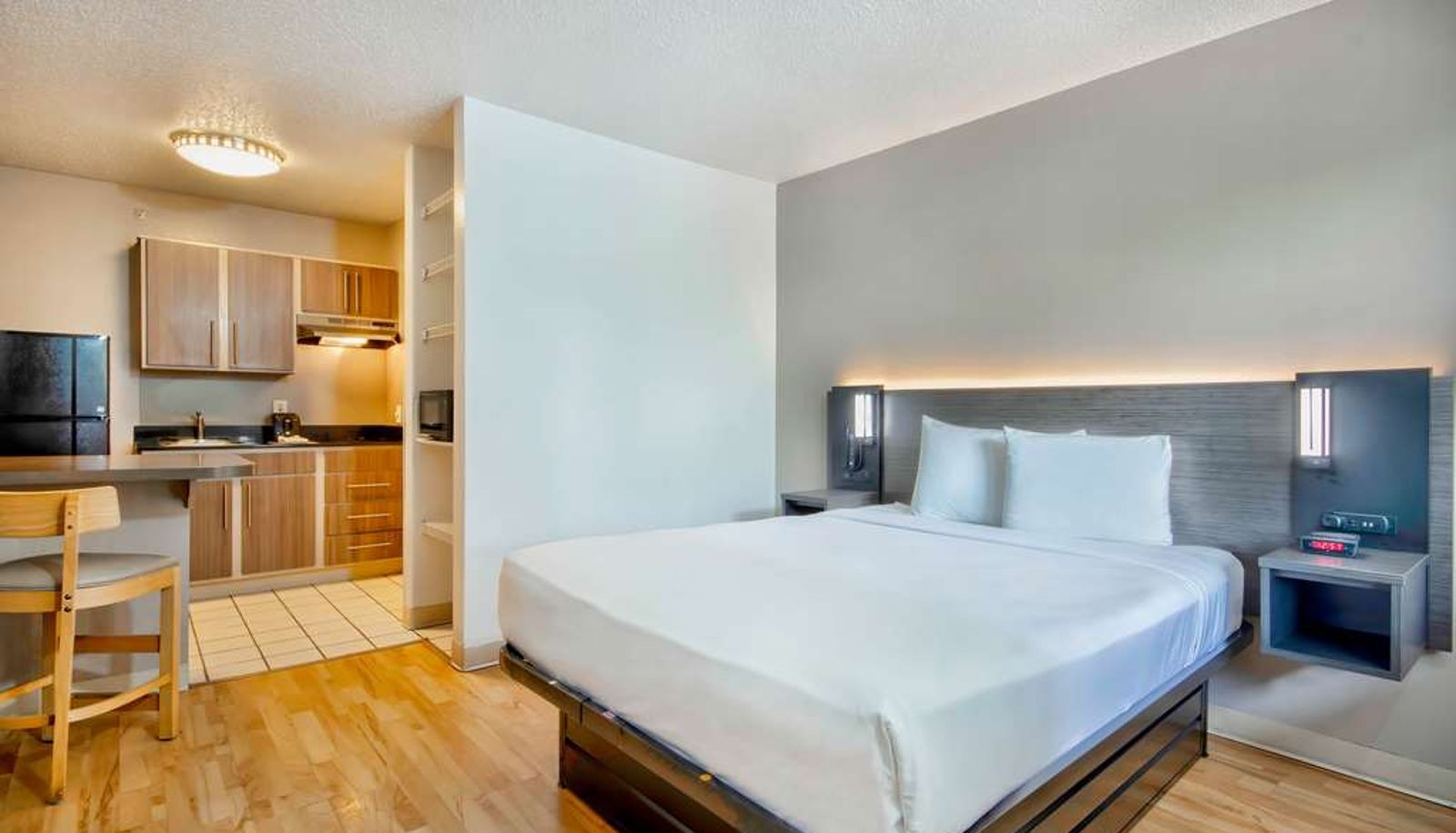 Suite - Studio 6 San Antonio Medical Ctr