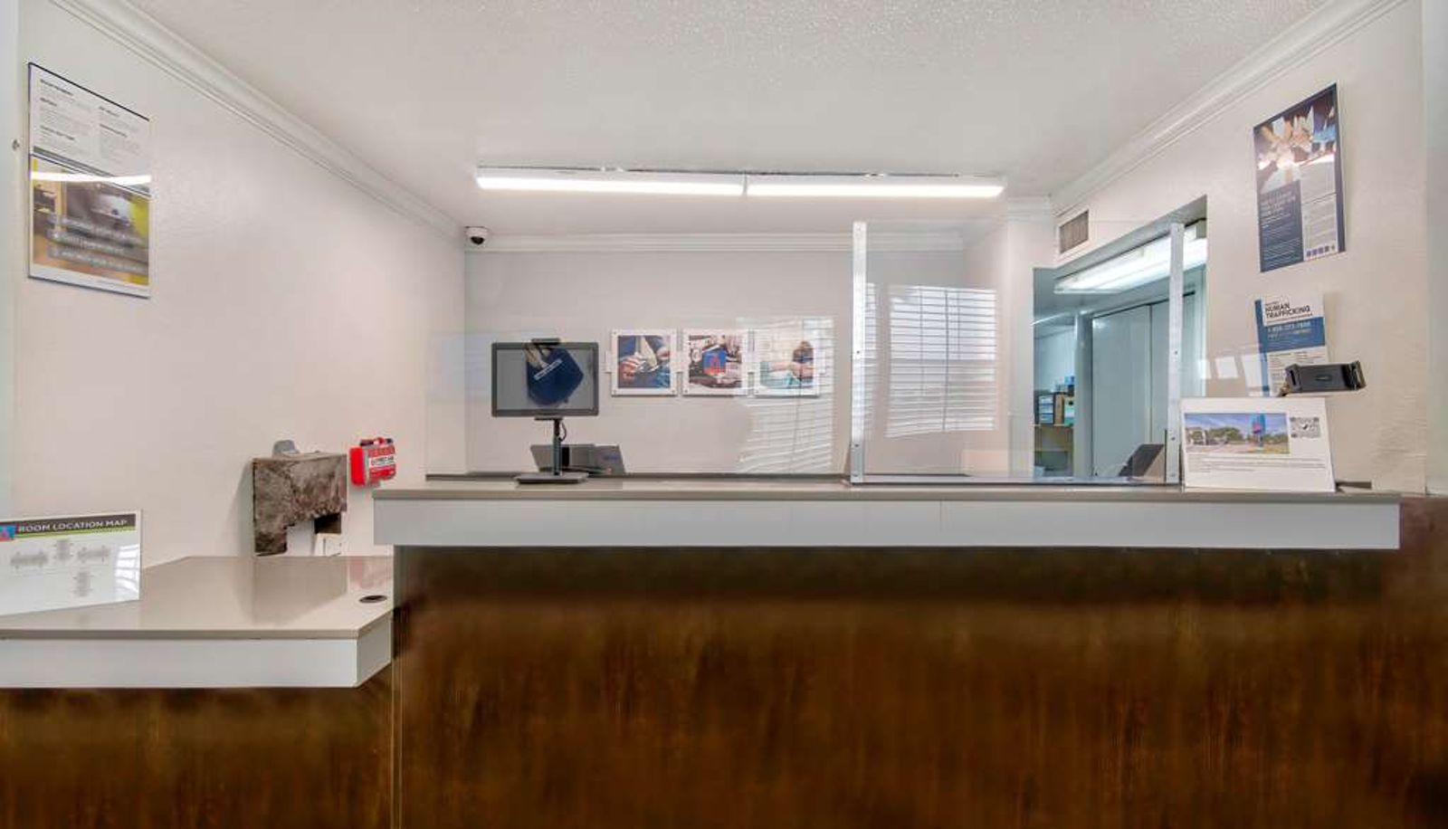 Hal - Studio 6 San Antonio Medical Ctr