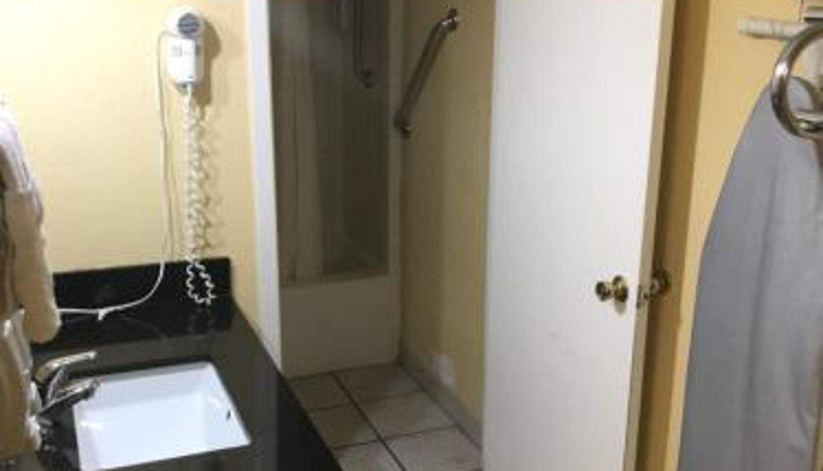 Badezimmer - Village Inn Cotulla