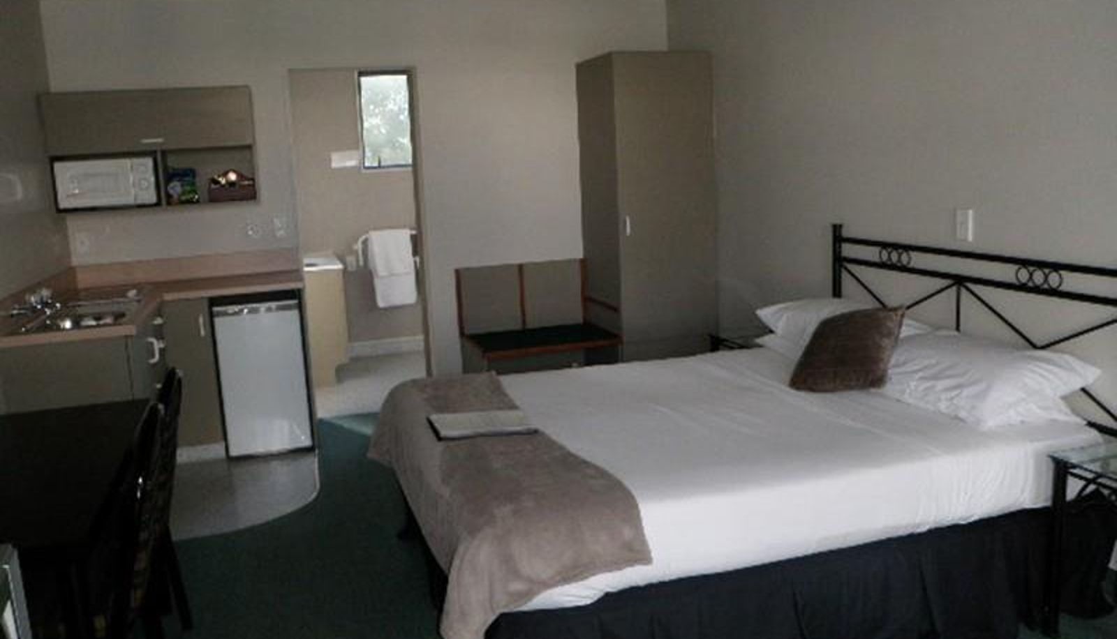 Zimmer - DURHAM MOTOR INN