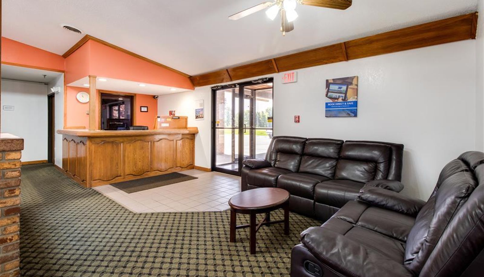 Hall - IL Motel 6 Marion