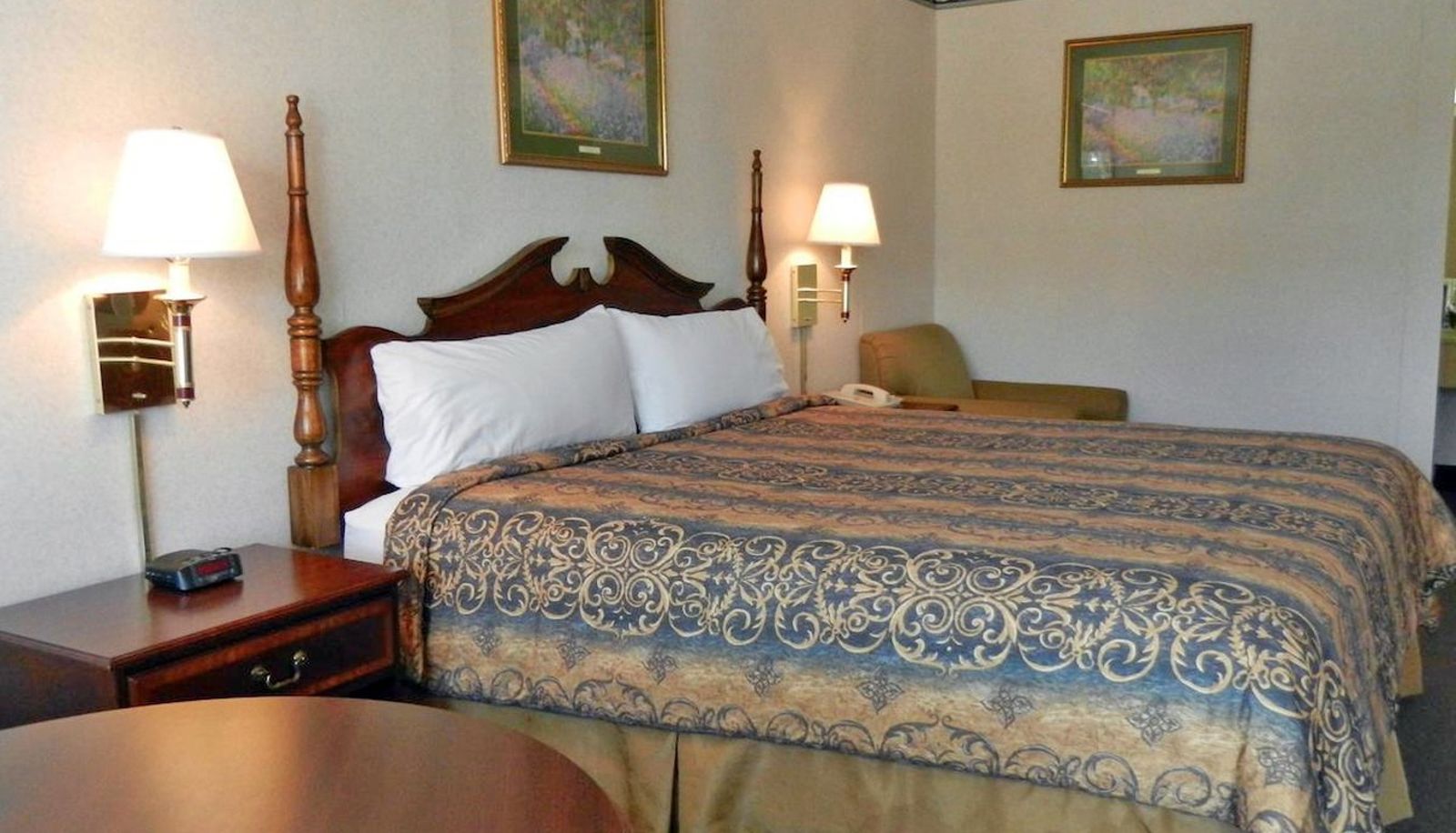 Pokój - Red Carpet Inn and Suites Scranton