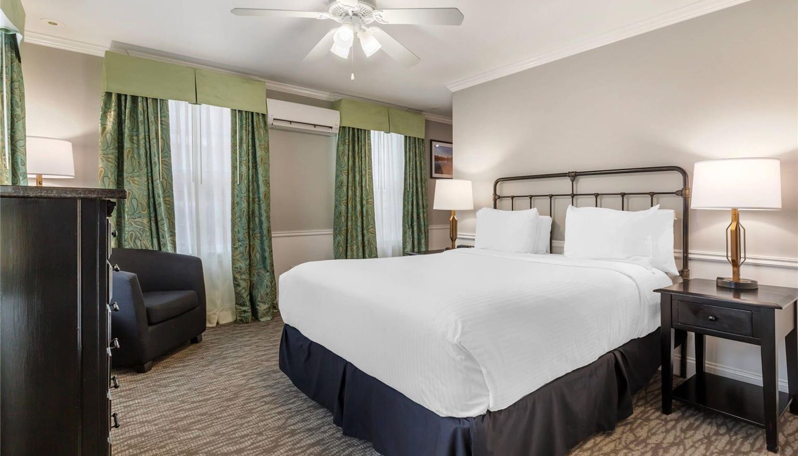 Camera - Essex Street Inn & Suites an Ascend Collection Hotel