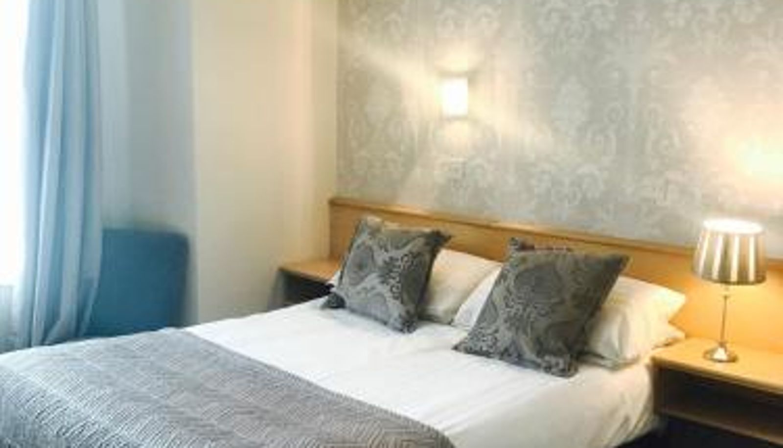 Camera - Westlynn Hotel & Apartments Free Parking Near Manchester Centre