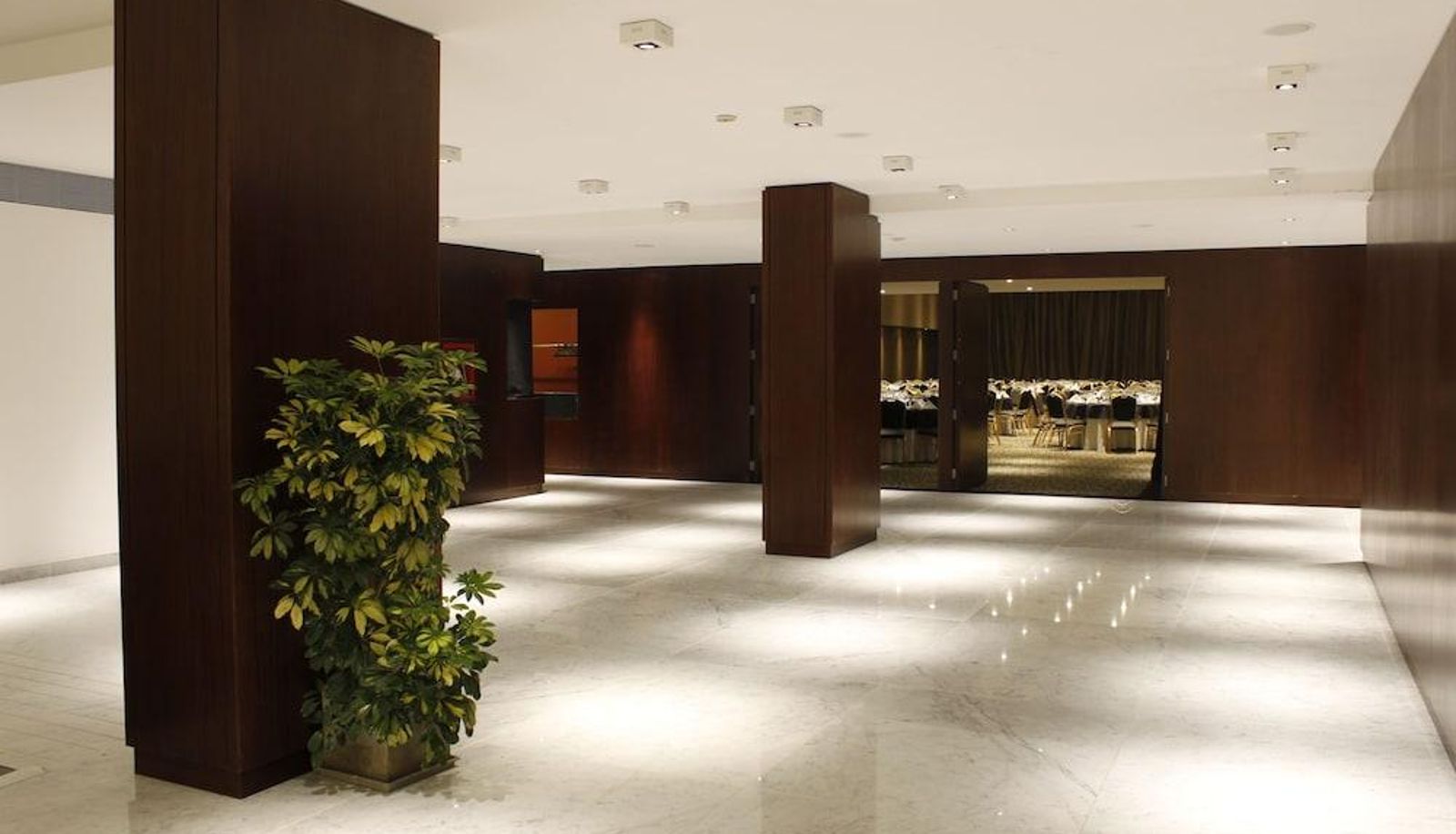 Hall - ROS TOWER HOTEL SPA AND CONV