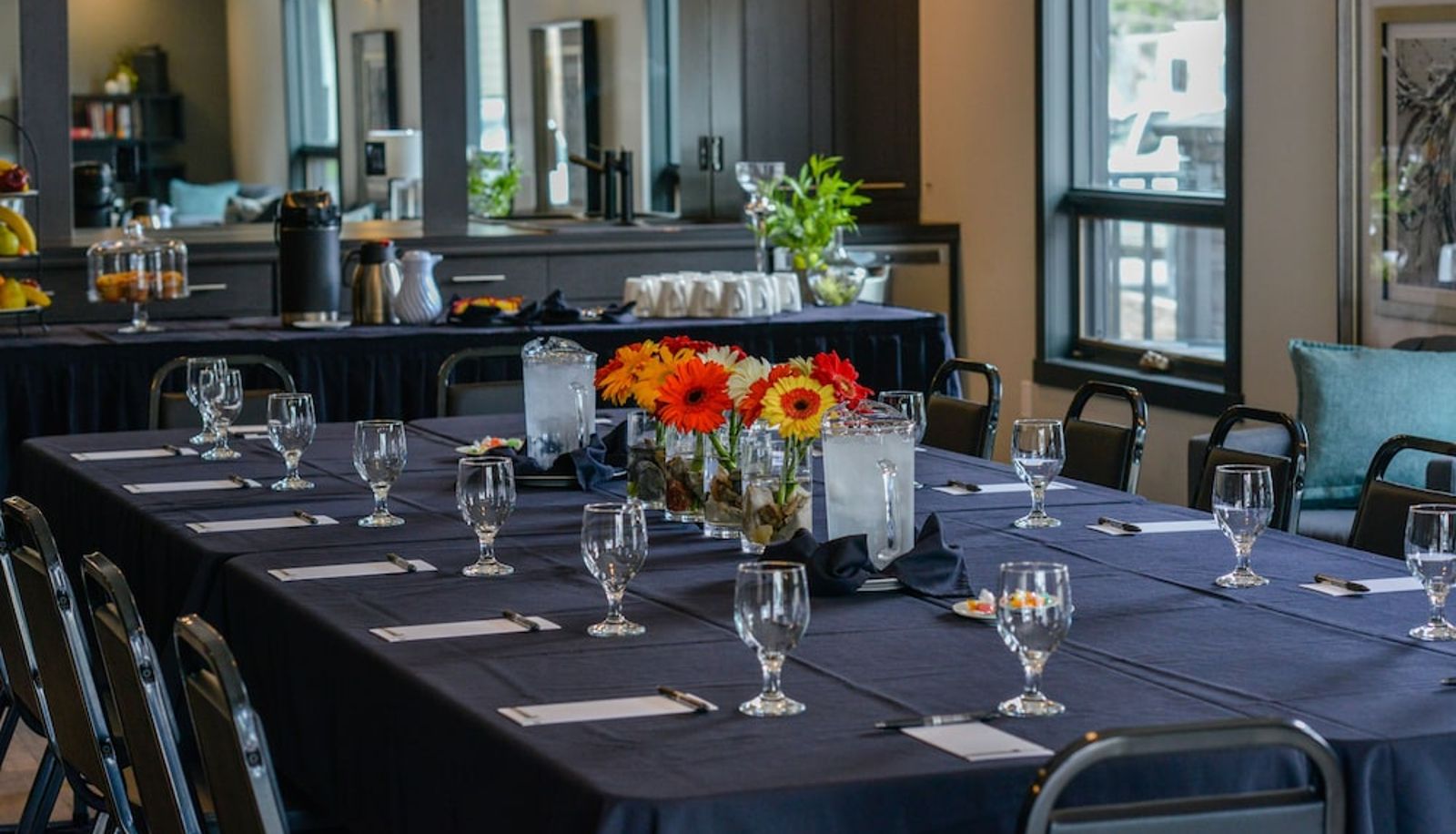 Meeting room - Bighorn Meadows Resort