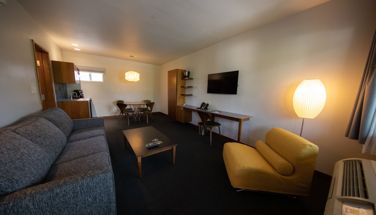 Zimmer - Modern Hotel