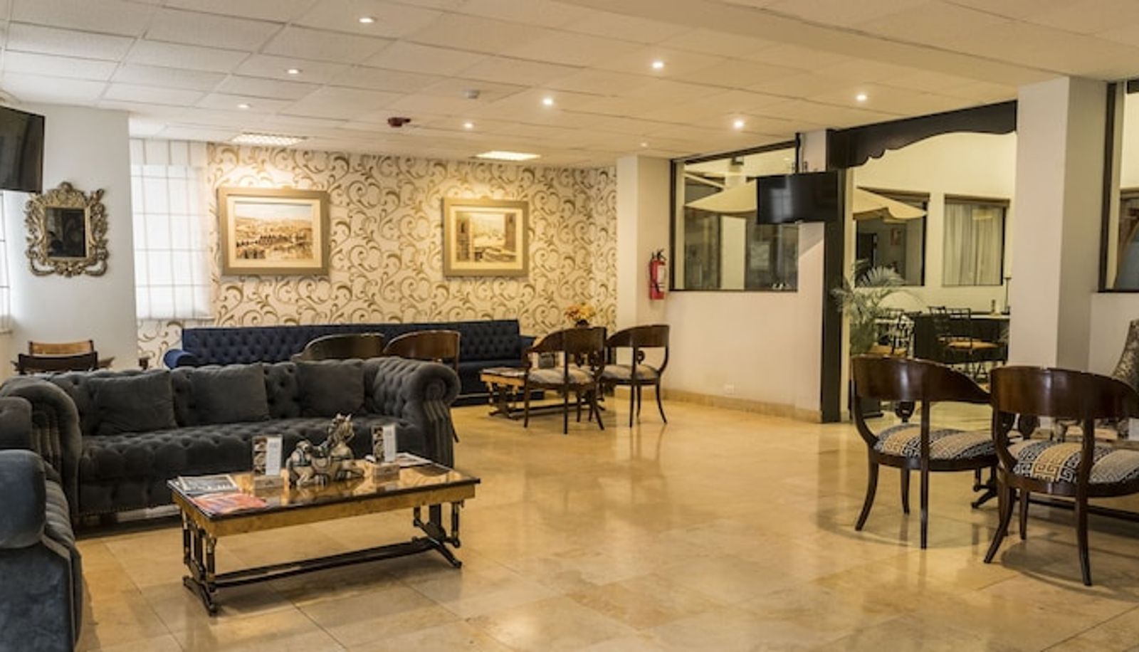 Hall - Hotel Santa Cruz