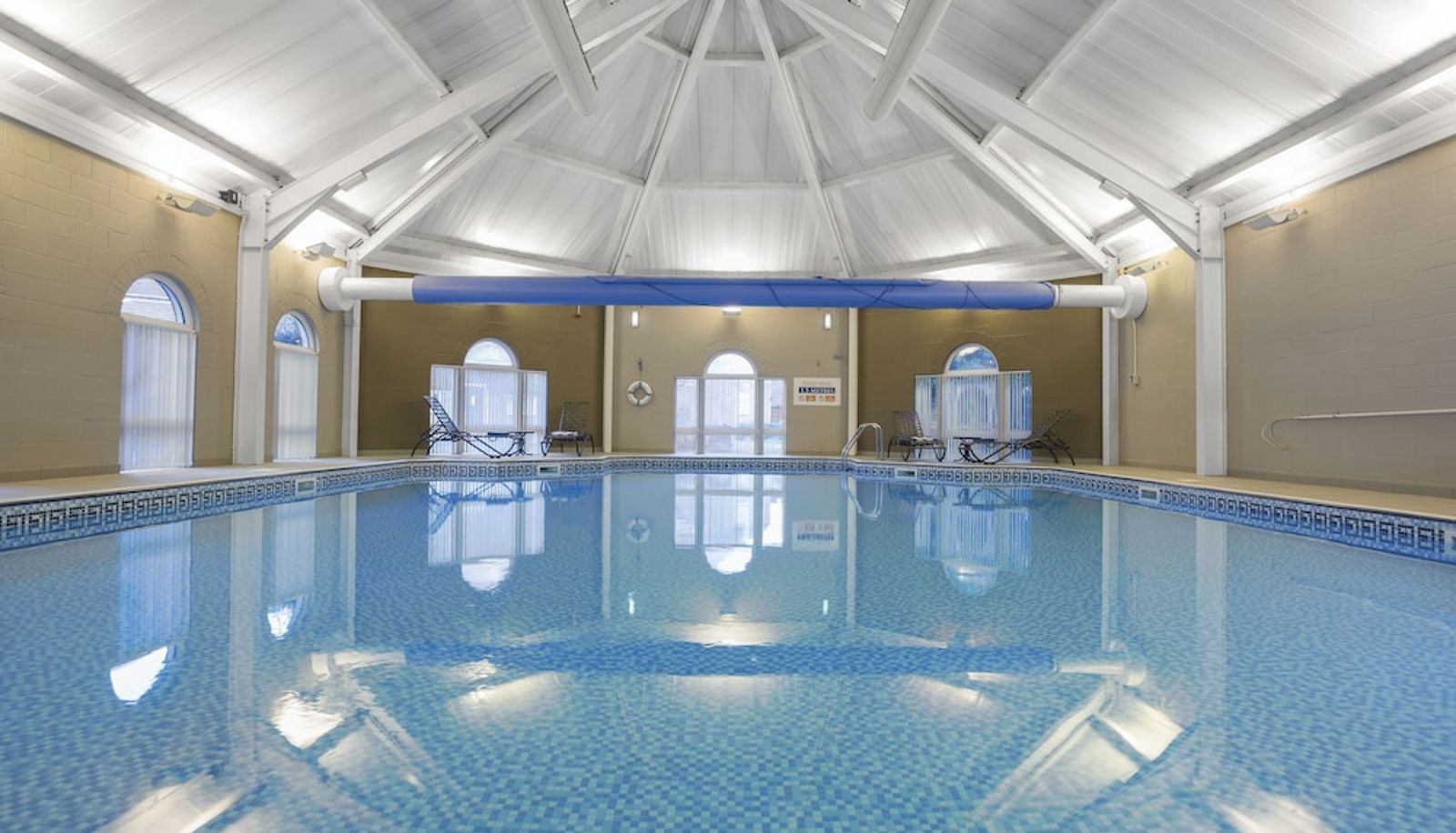 Basen - Wychnor Park Country Club by Diamond Resorts