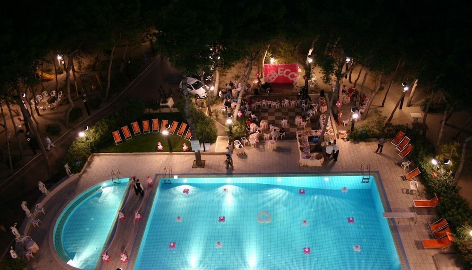 Piscina - Parco Dei Principi