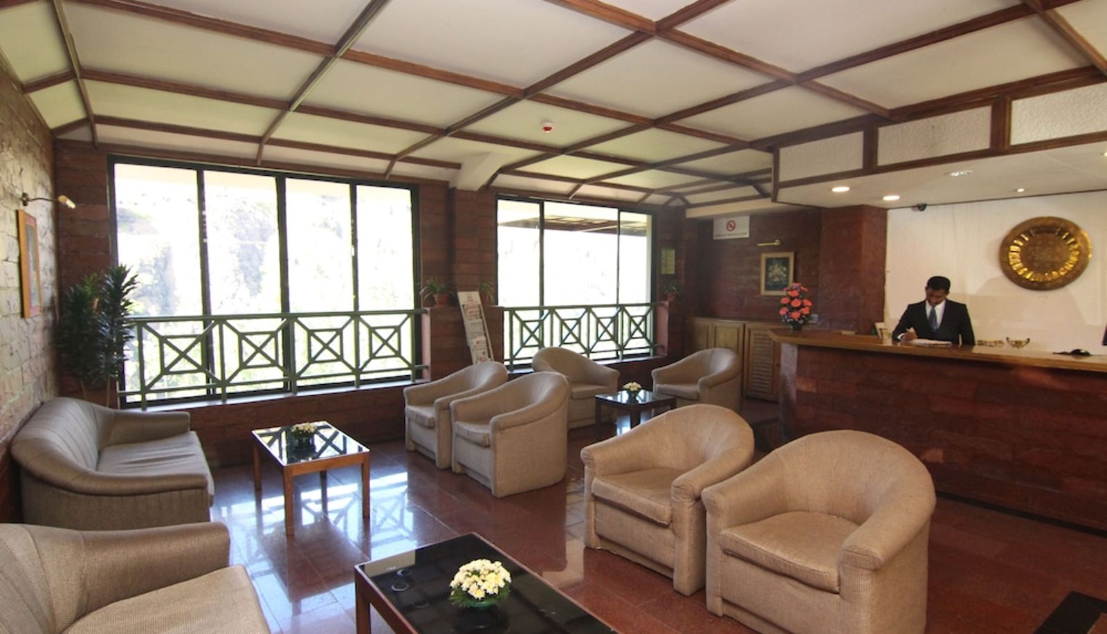 Hall - Abad Copper Castle