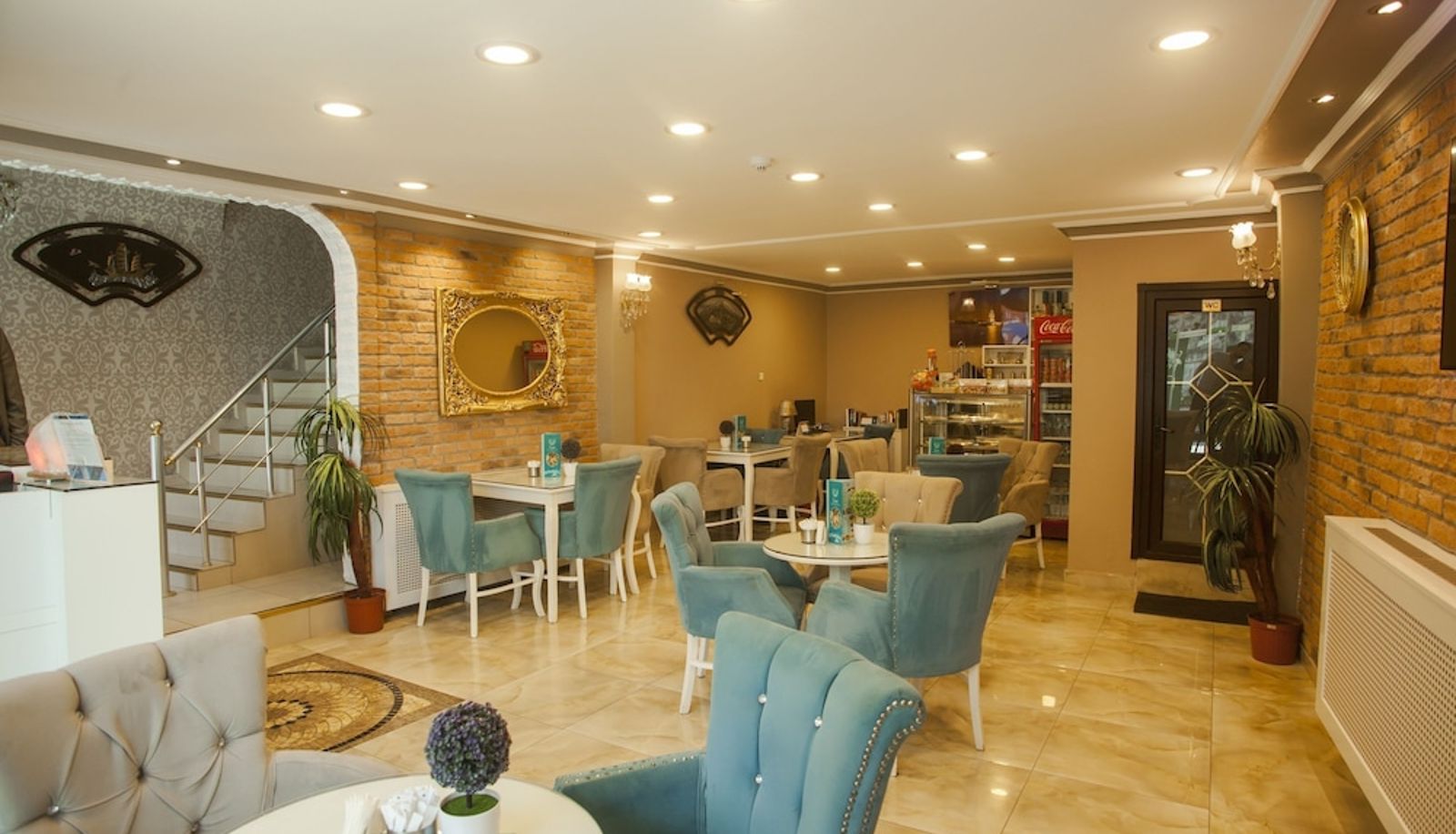 Sala - Hürriyet Hotel