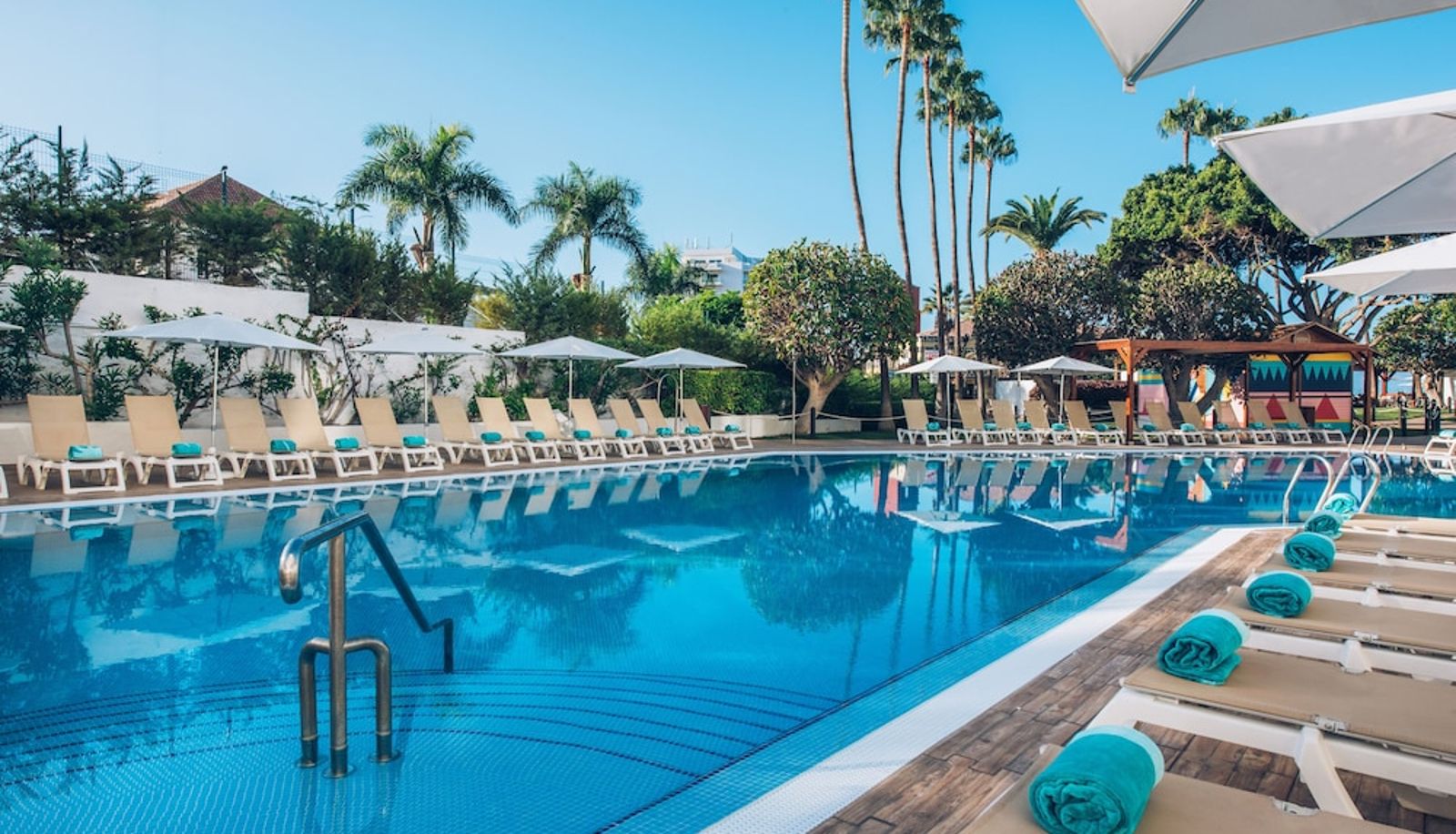 Pool - Iberostar Waves Bouganville Playa Playa