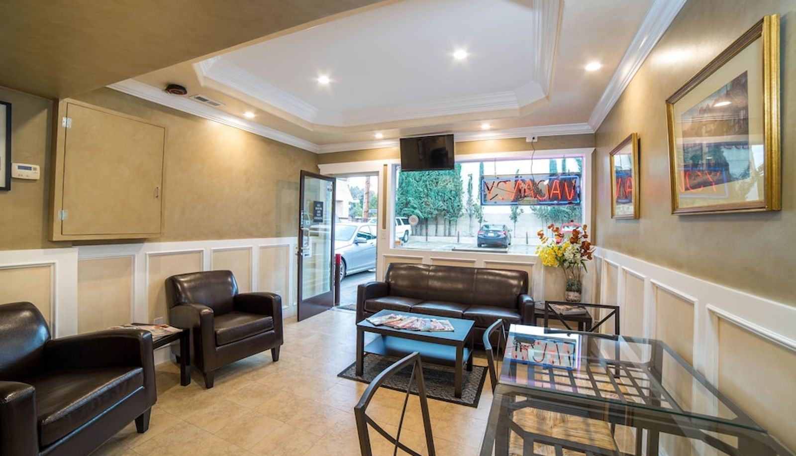 Hall - Nite Inn - Walking Distance to Universal Studios Hollywood