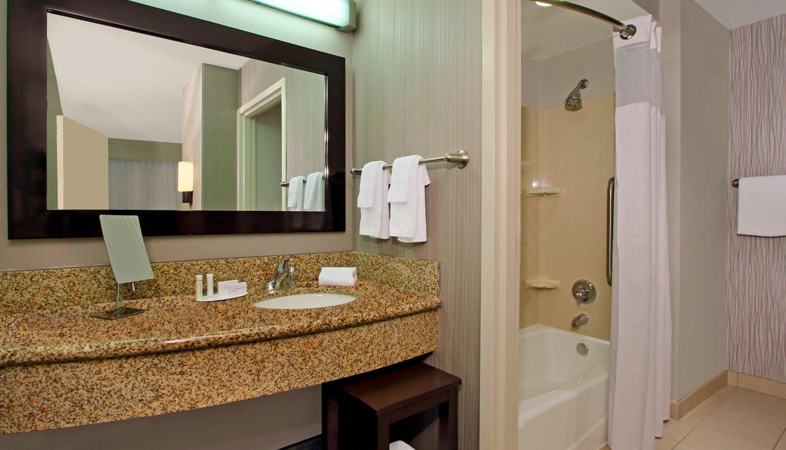 Habitación - Courtyard by Marriott Atlanta Airport West