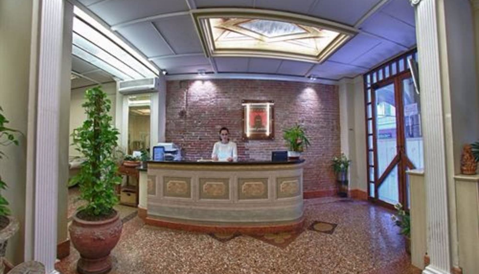 Reception - Hotel Pedrini