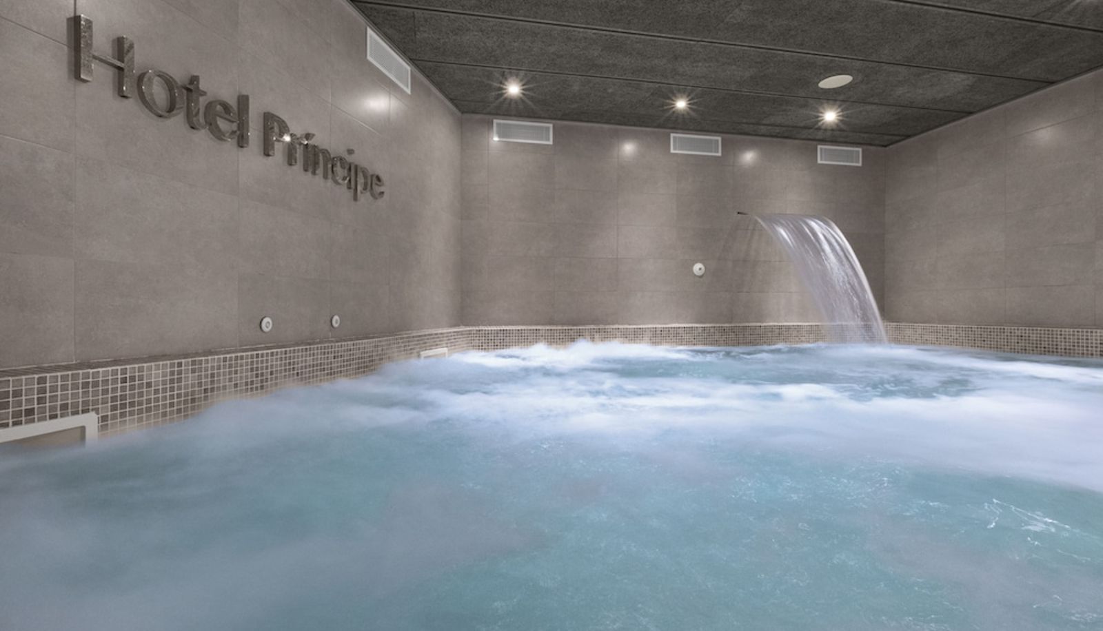 Piscina - Hotel Príncipe Wellness & Spa
