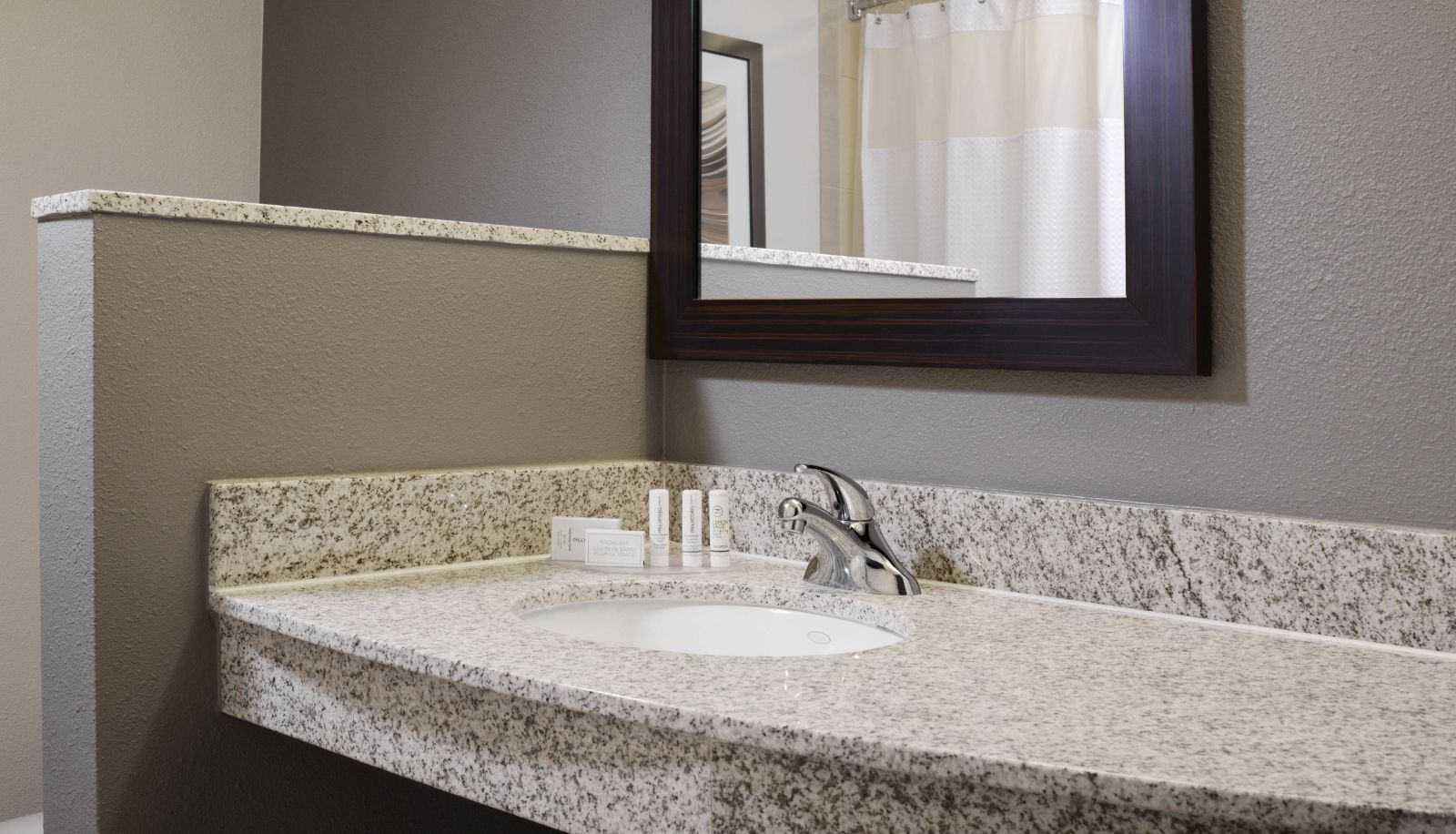 Zimmer - Courtyard by Marriott Houston Pearland